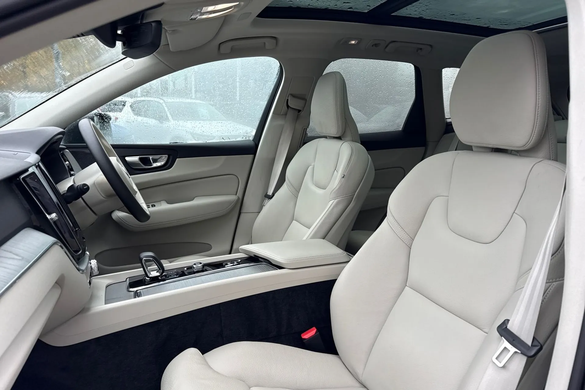 Volvo XC60 thumbnail image number 28