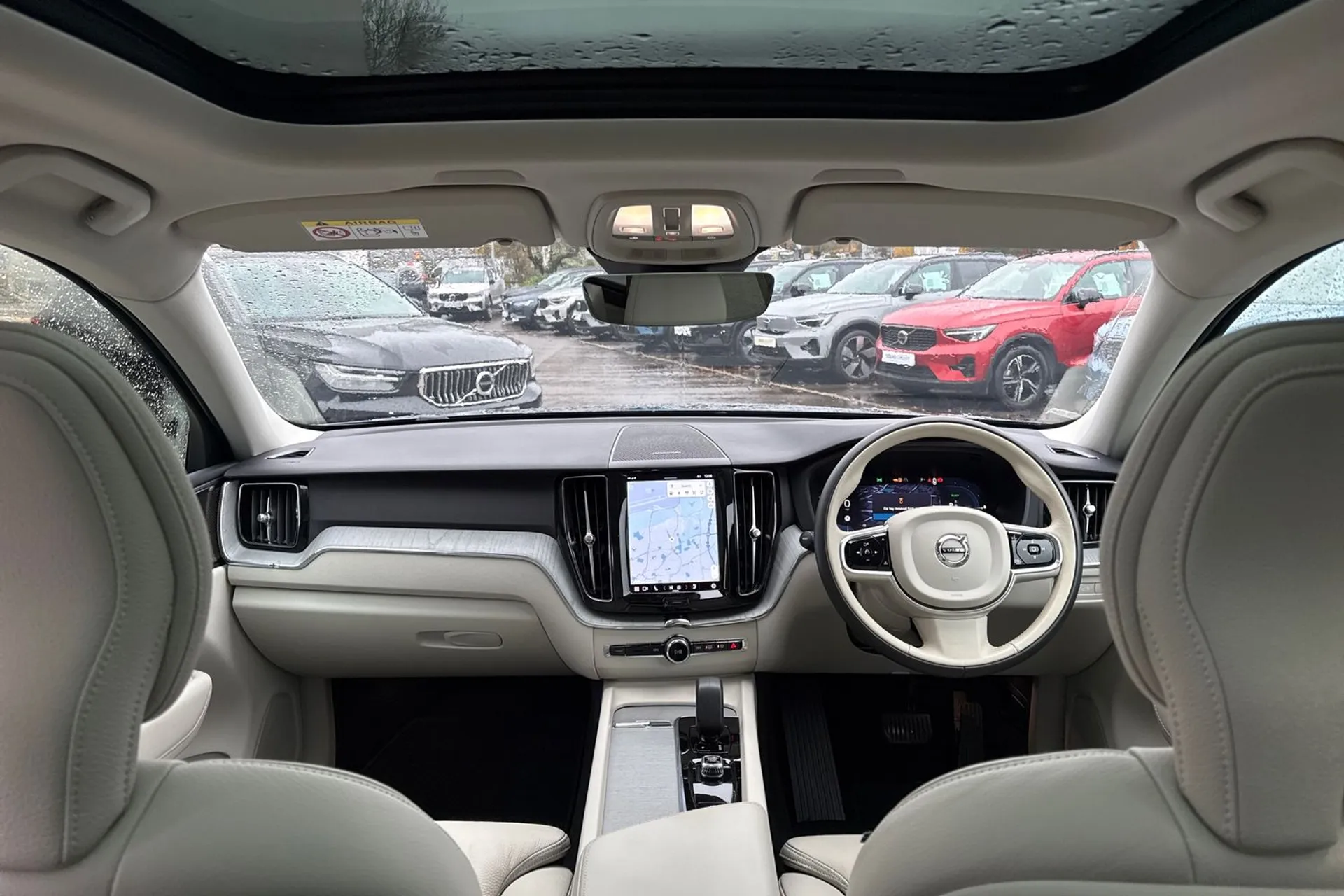 Volvo XC60 thumbnail image number 3