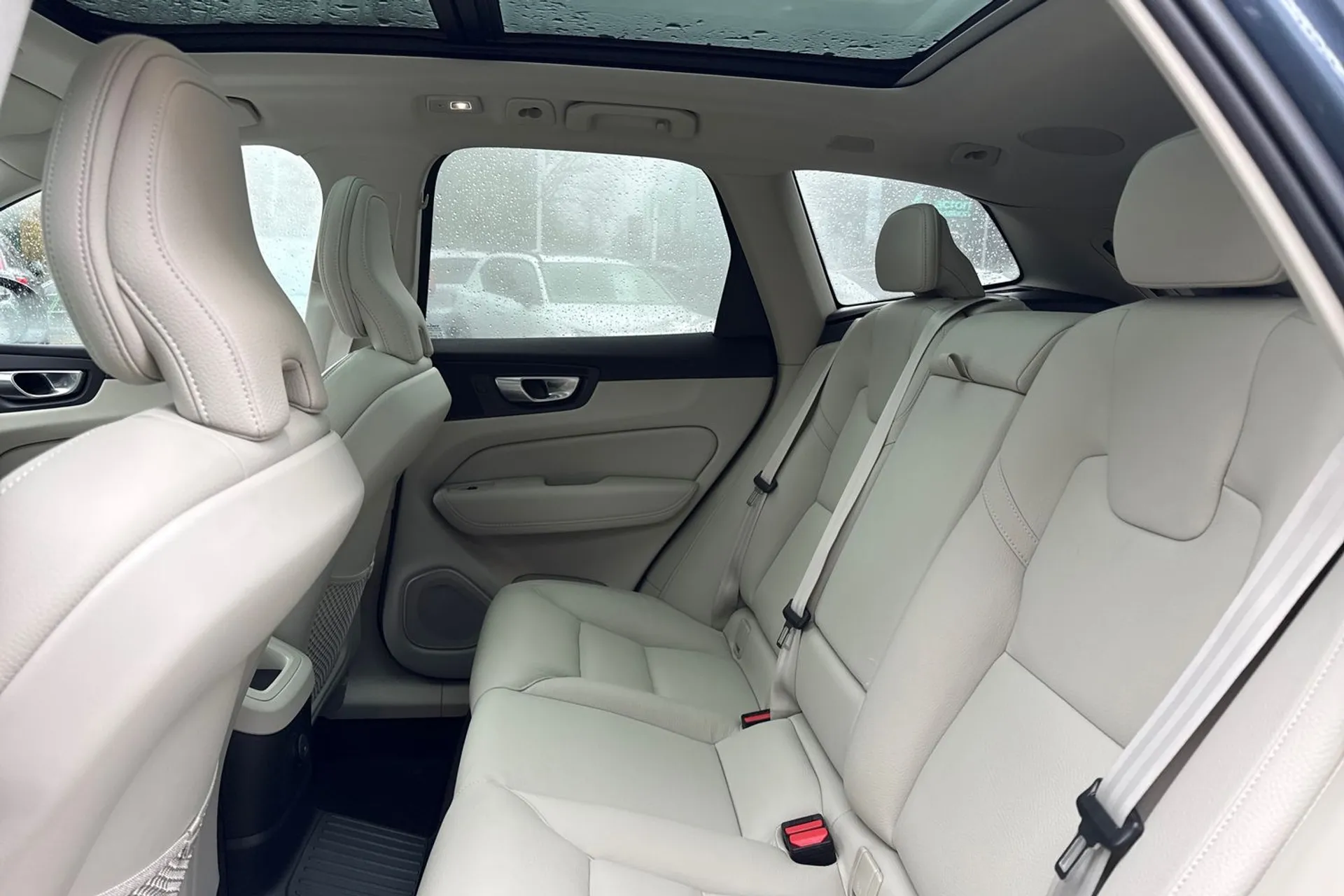 Volvo XC60 thumbnail image number 30