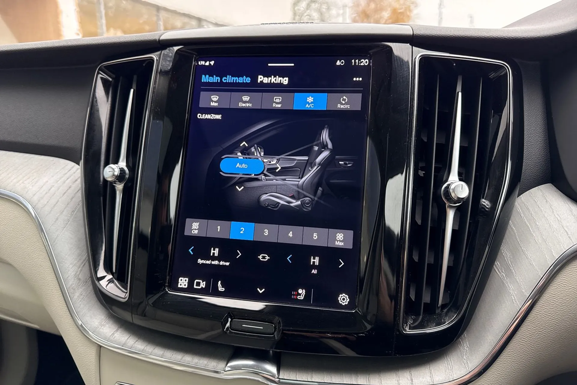 Volvo XC60 thumbnail image number 39