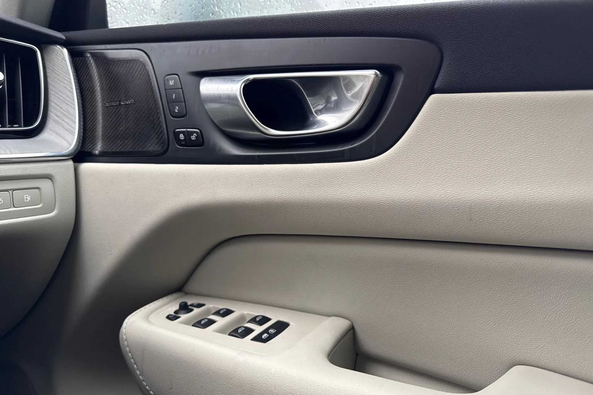 Volvo XC60 thumbnail image number 42