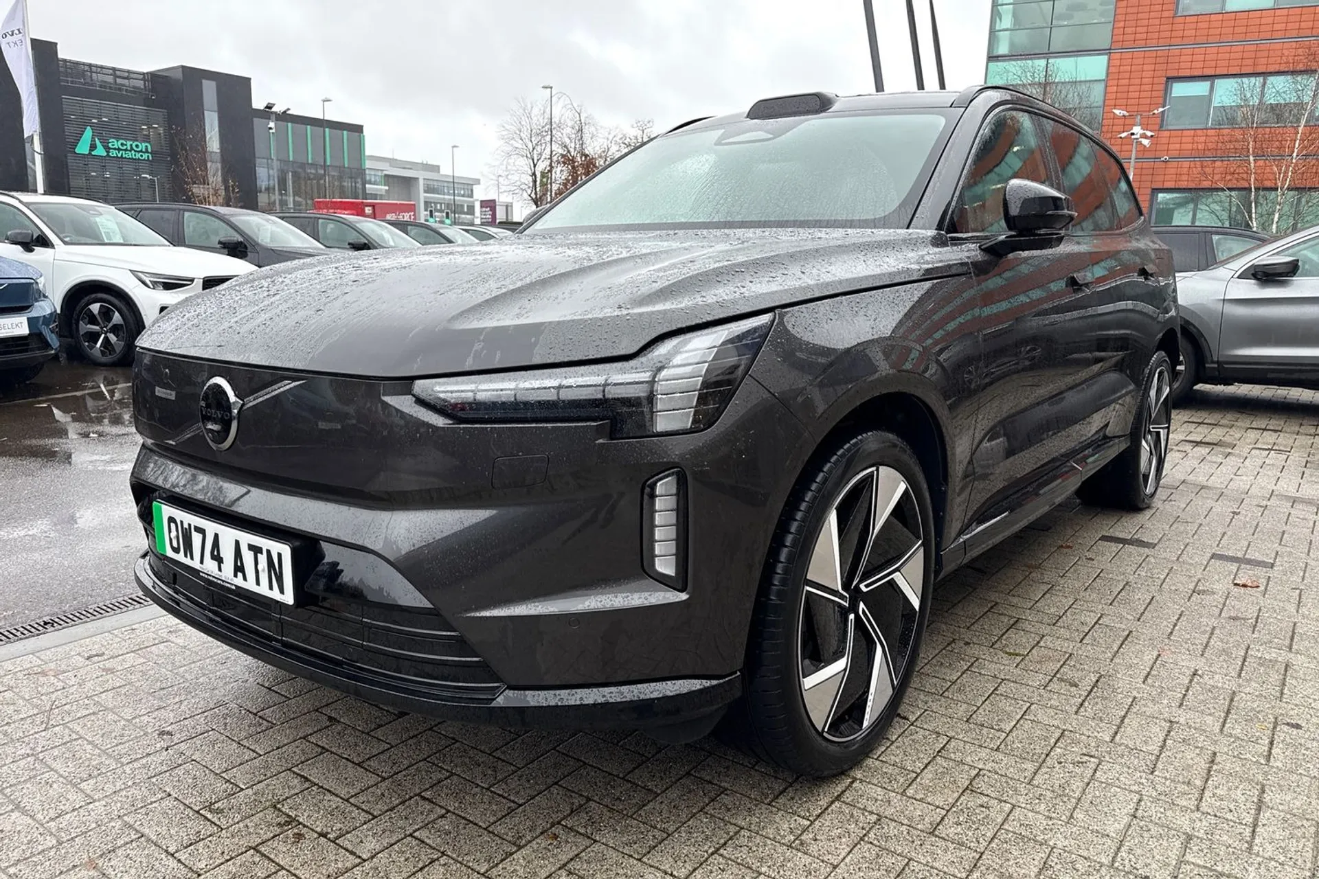 Volvo EX90 thumbnail image number 14