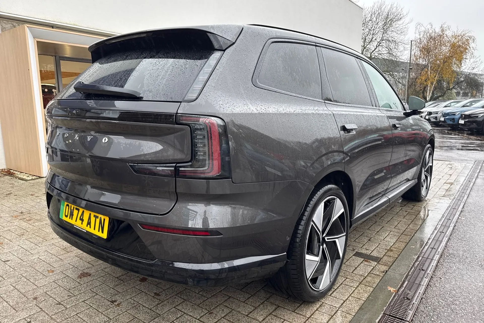 Volvo EX90 thumbnail image number 10