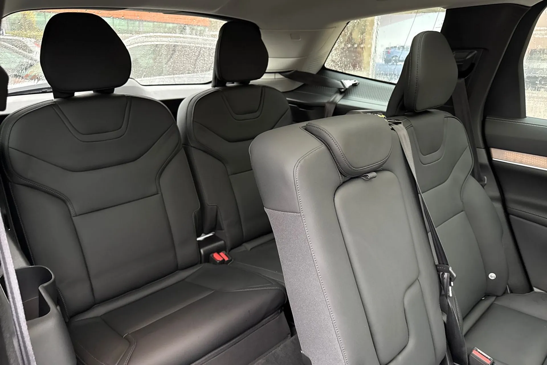 Volvo EX90 thumbnail image number 7