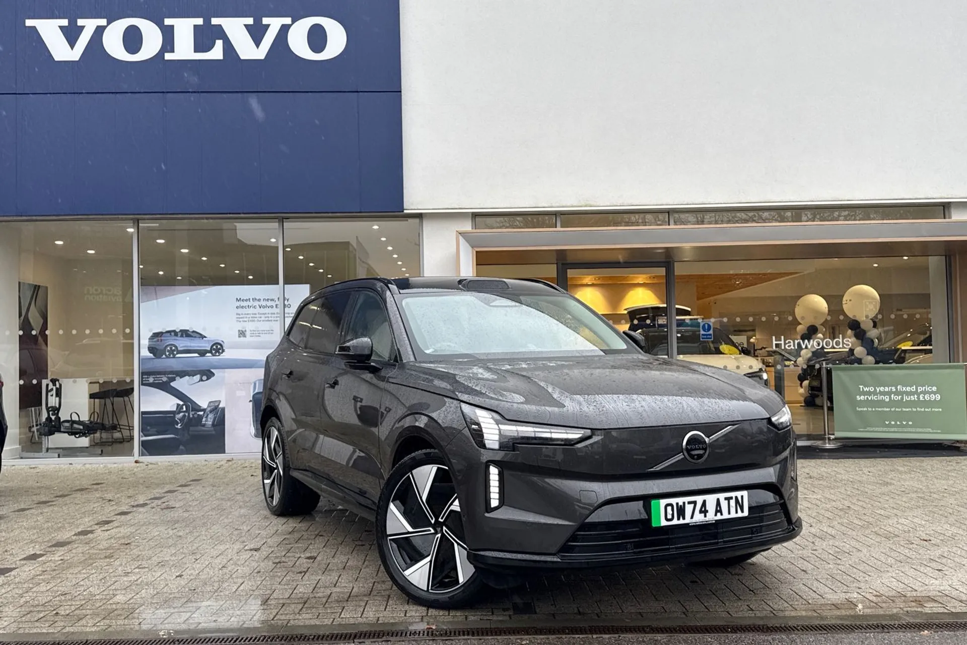 Volvo EX90 focused image