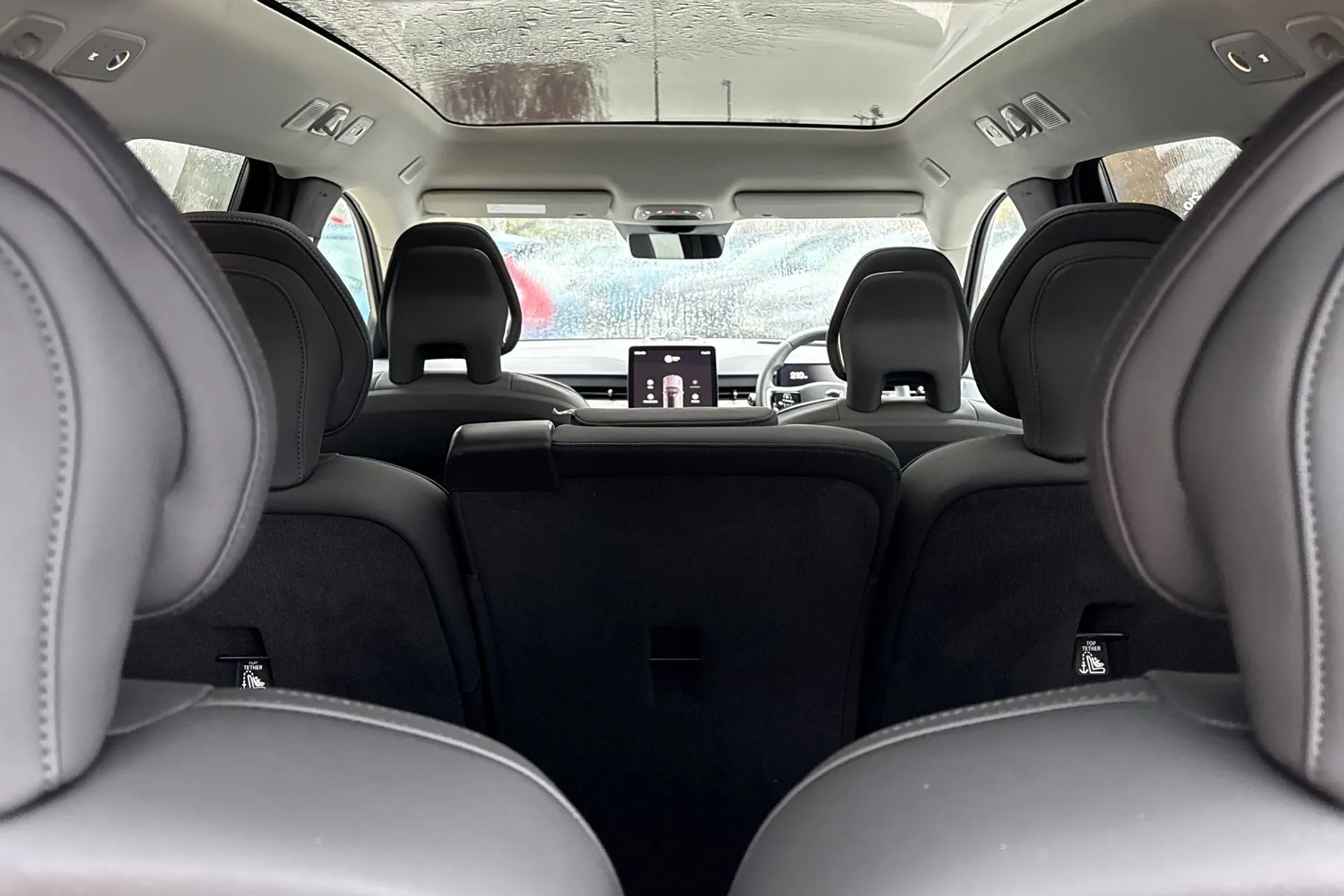 Volvo EX90 thumbnail image number 24