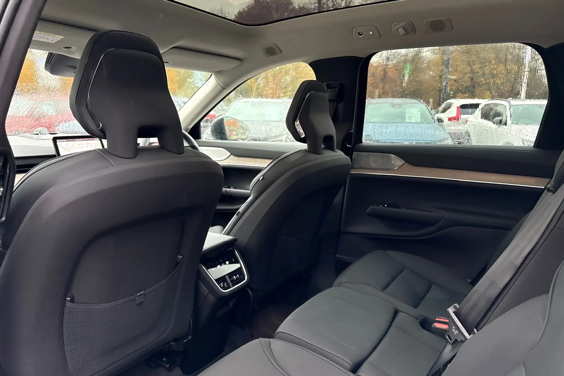 Volvo EX90 thumbnail image number 33