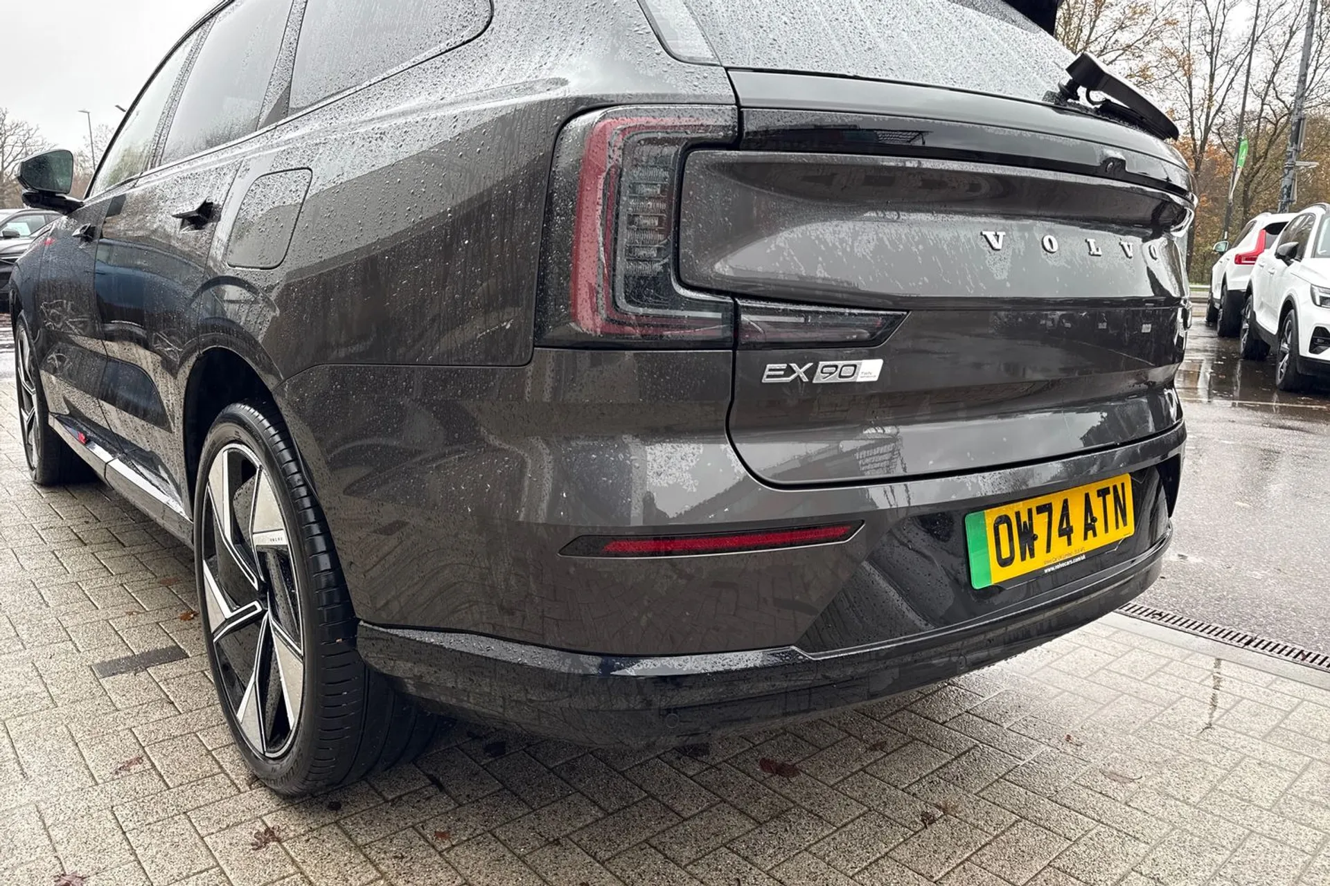 Volvo EX90 thumbnail image number 20