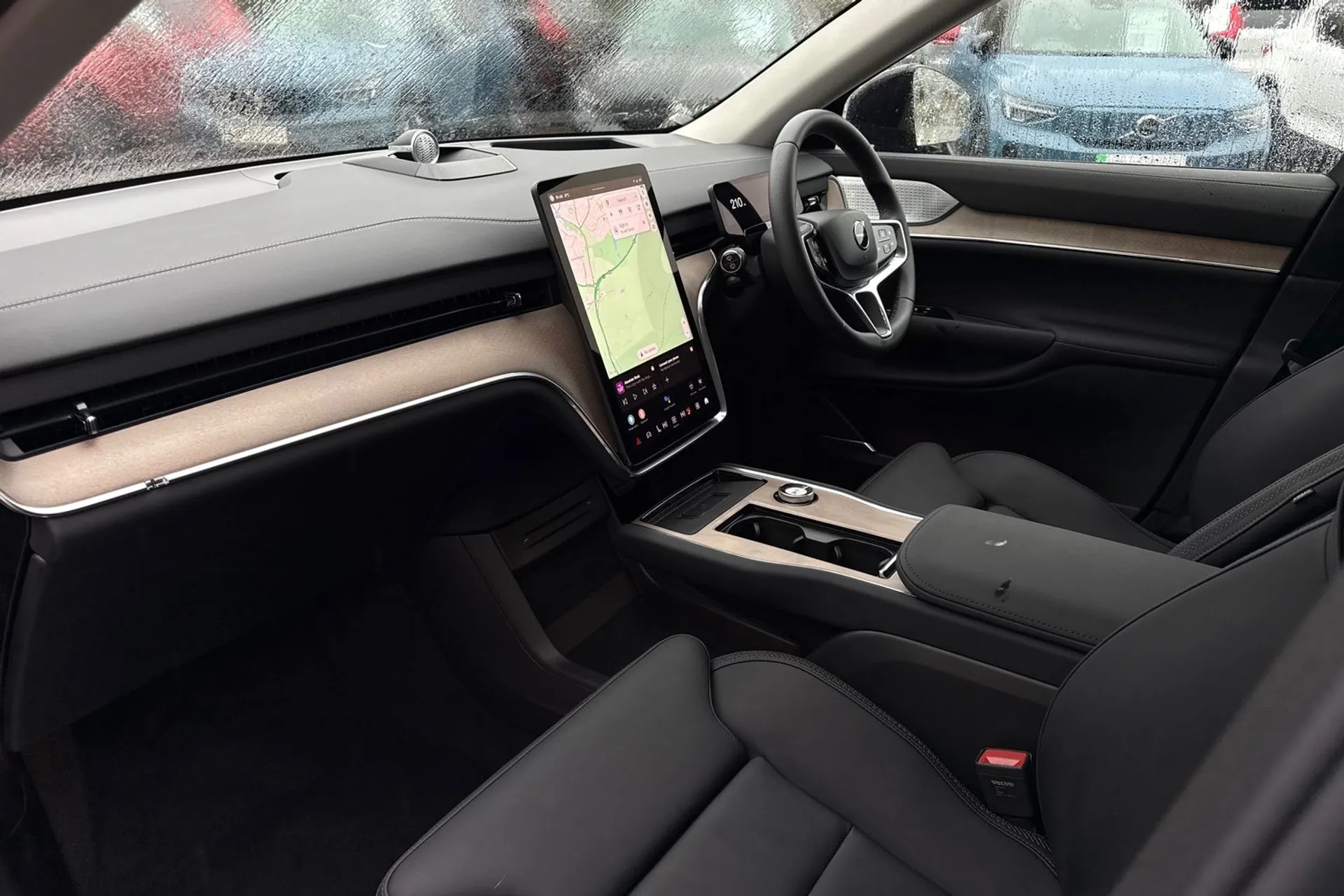 Volvo EX90 thumbnail image number 29