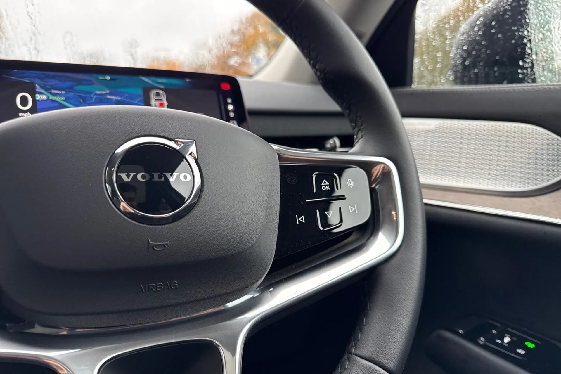 Volvo EX90 thumbnail image number 40