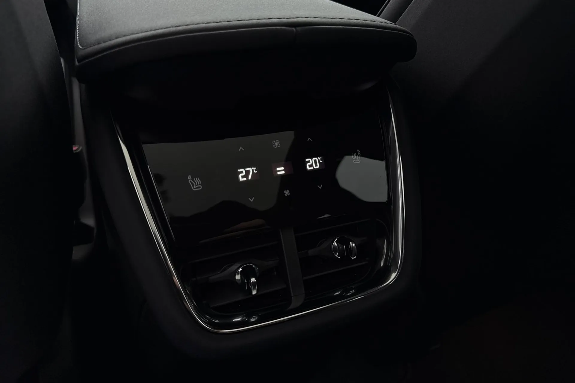 Volvo EX90 thumbnail image number 34