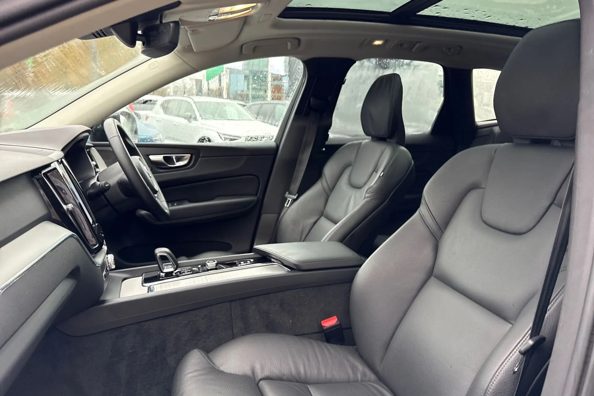 Volvo XC60 thumbnail image number 28