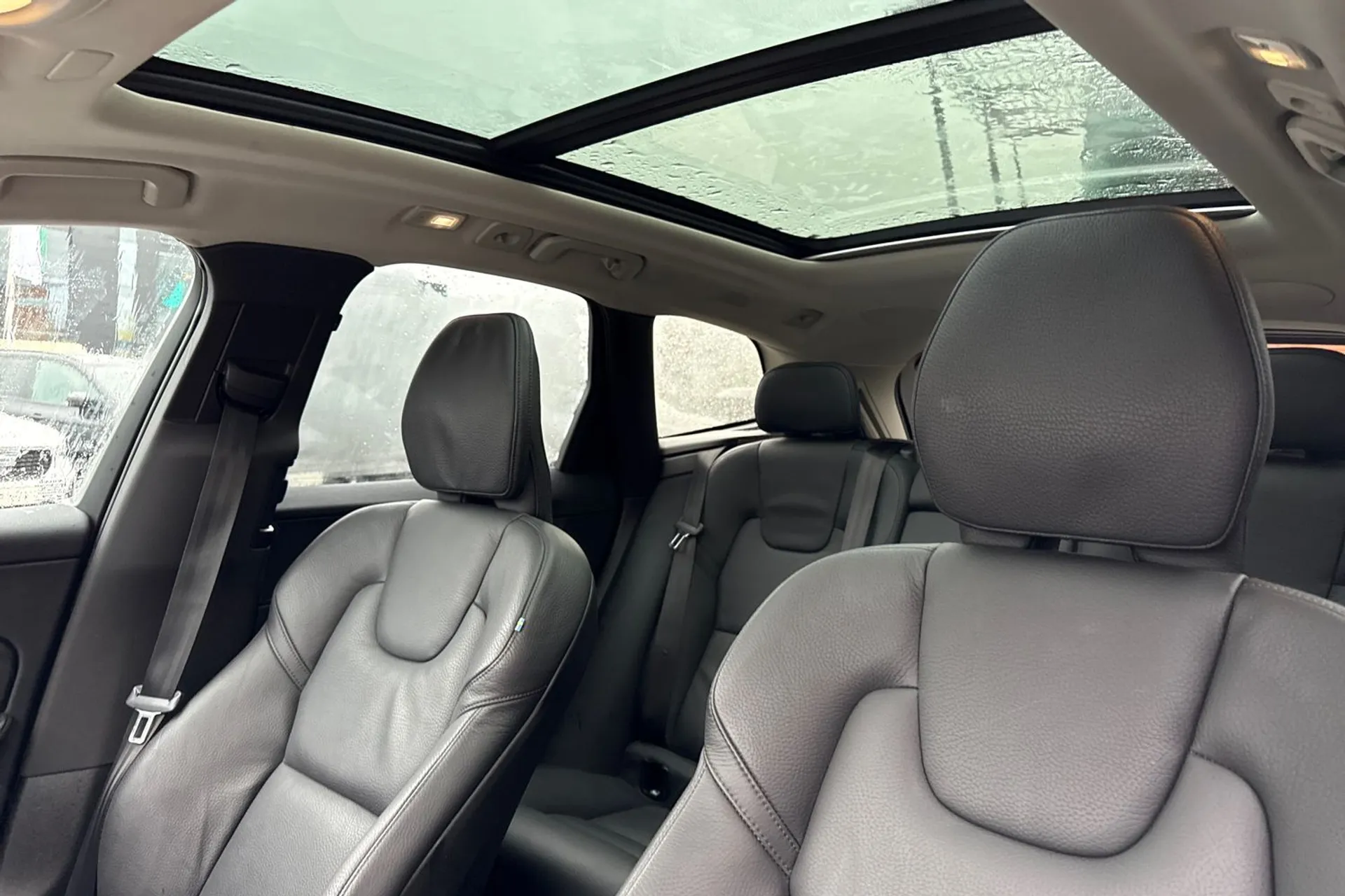 Volvo XC60 thumbnail image number 29