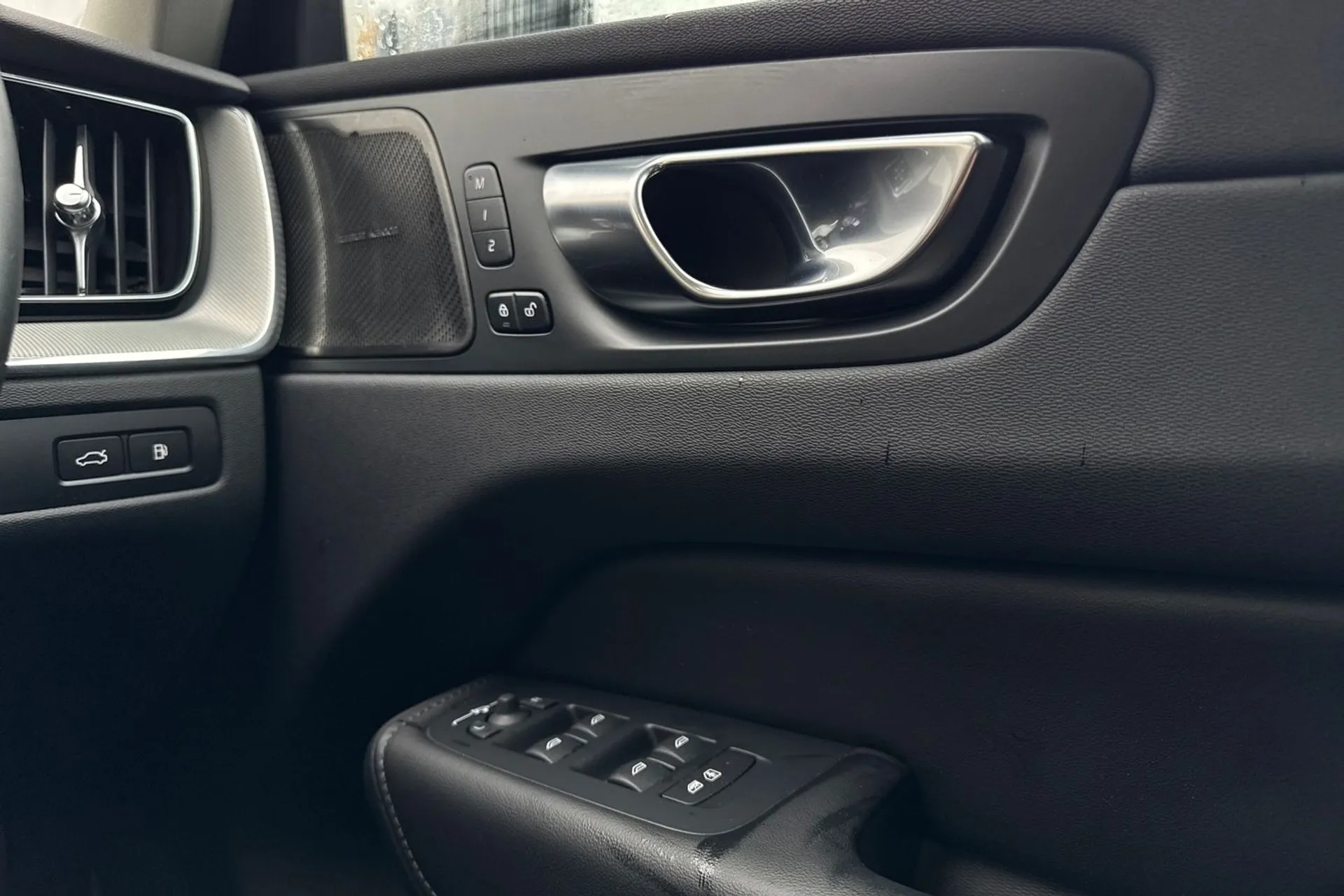 Volvo XC60 thumbnail image number 41