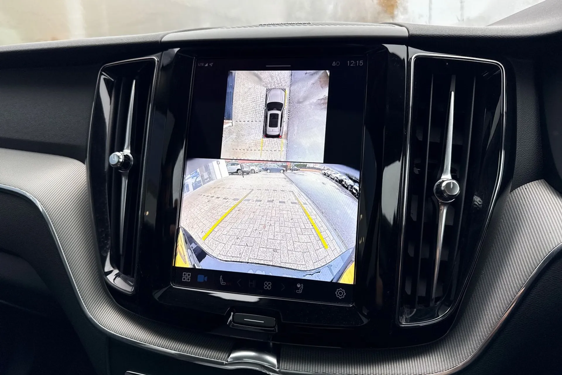 Volvo XC60 thumbnail image number 38