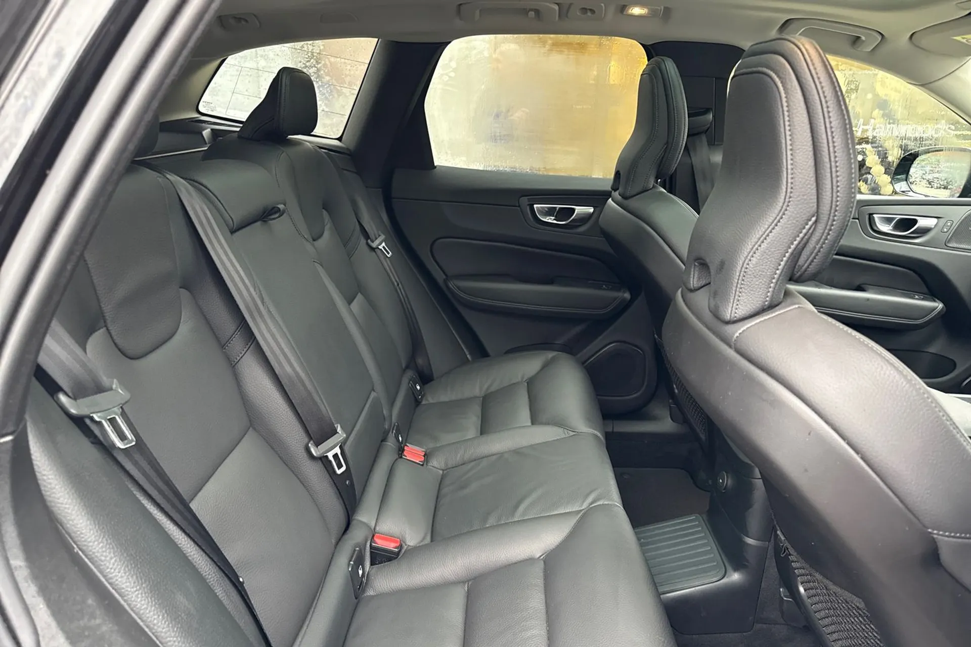 Volvo XC60 thumbnail image number 23