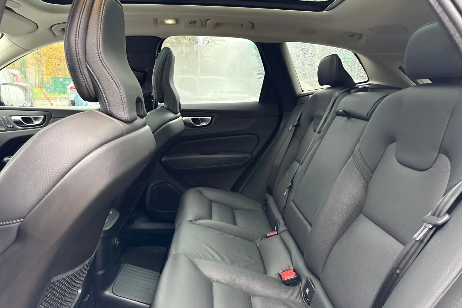 Volvo XC60 thumbnail image number 30