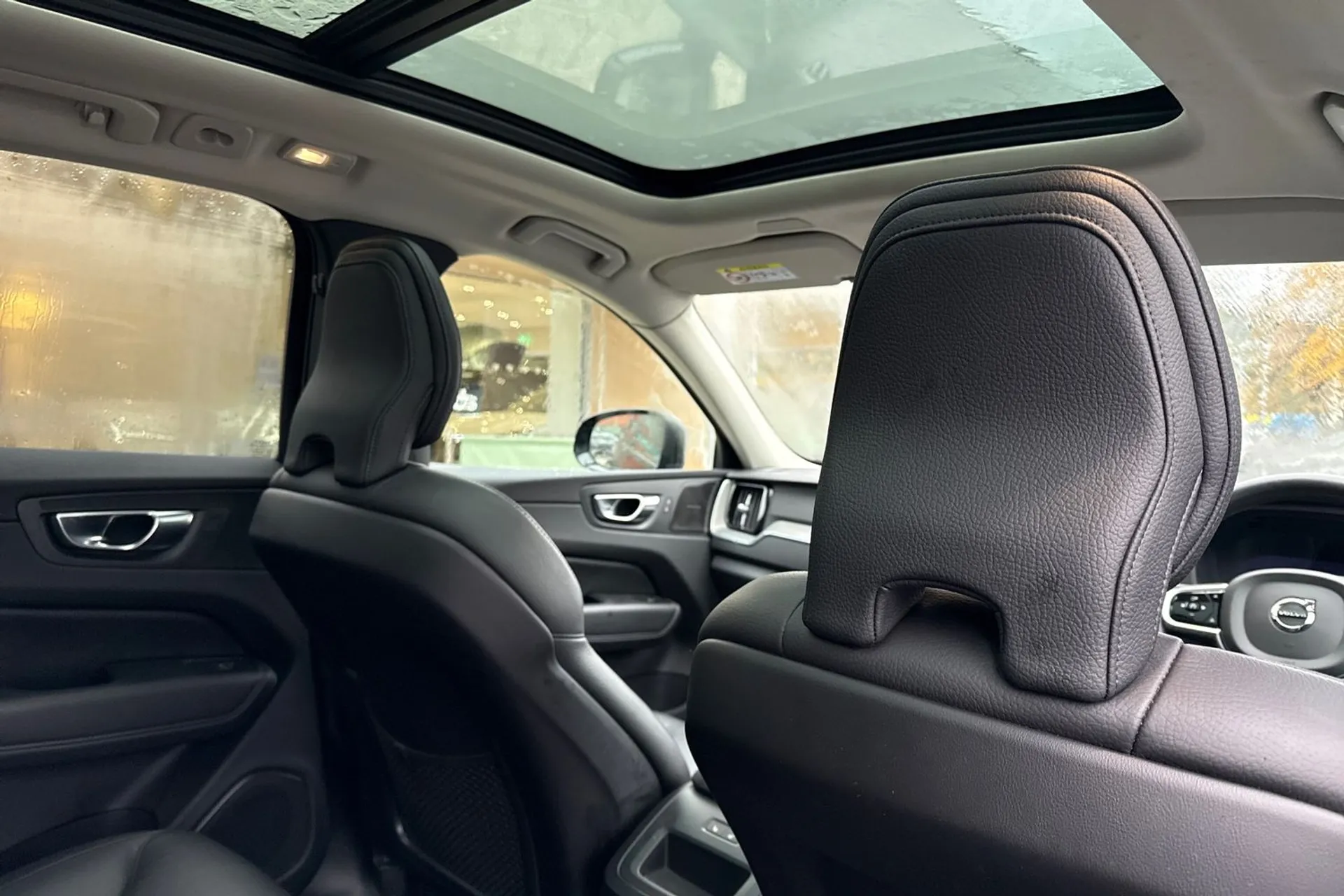 Volvo XC60 thumbnail image number 24