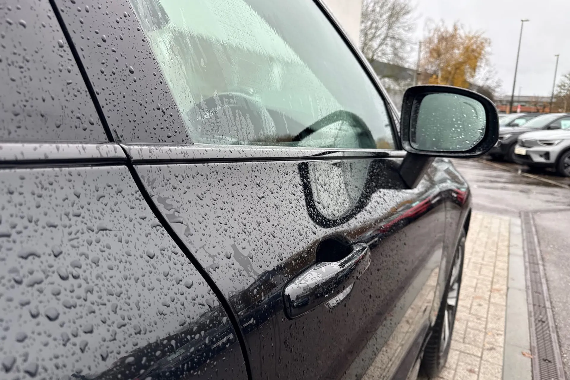 Volvo XC60 thumbnail image number 17