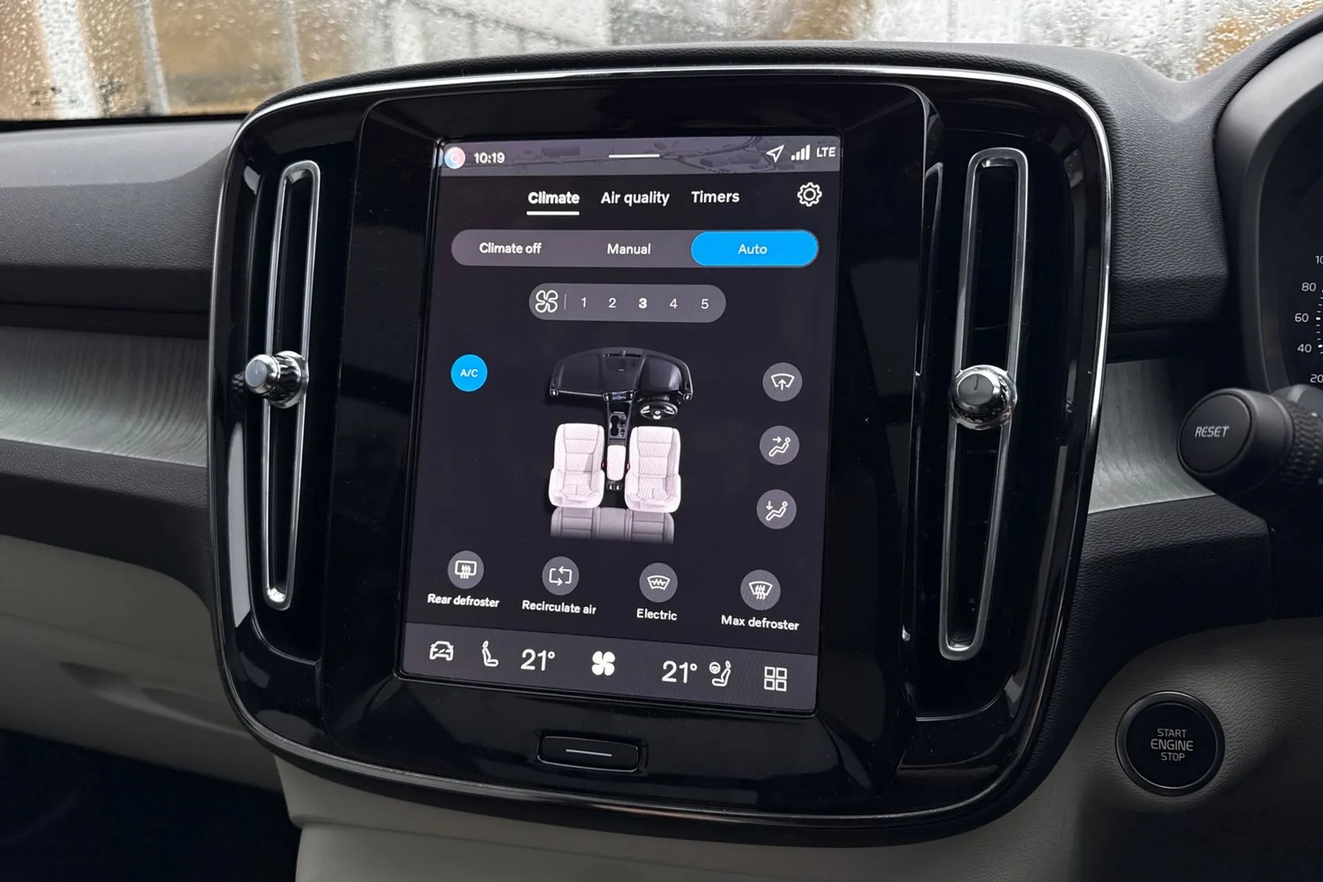 Volvo XC40 thumbnail image number 39