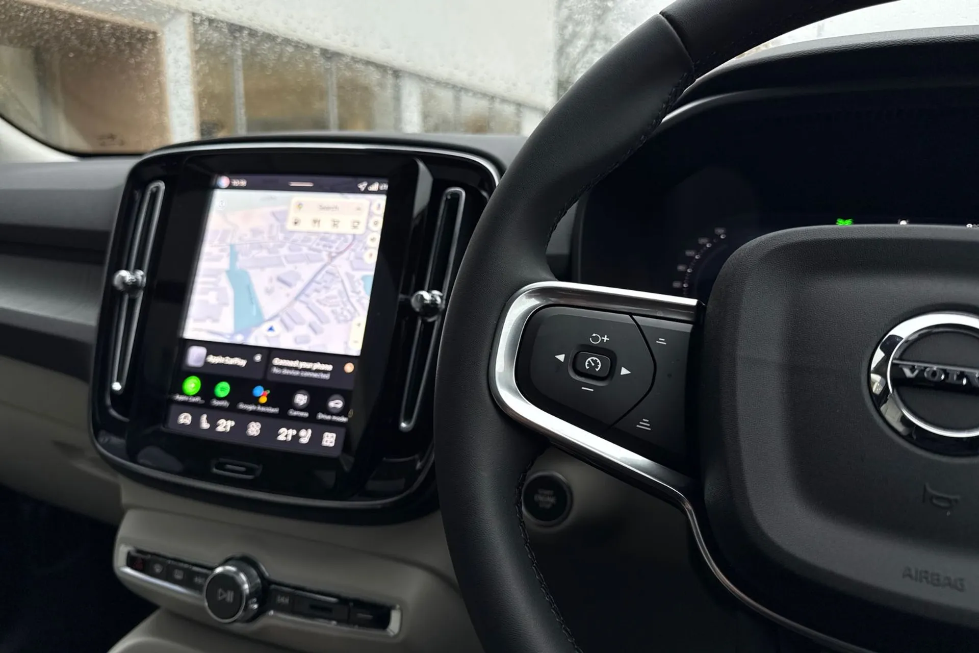 Volvo XC40 thumbnail image number 36