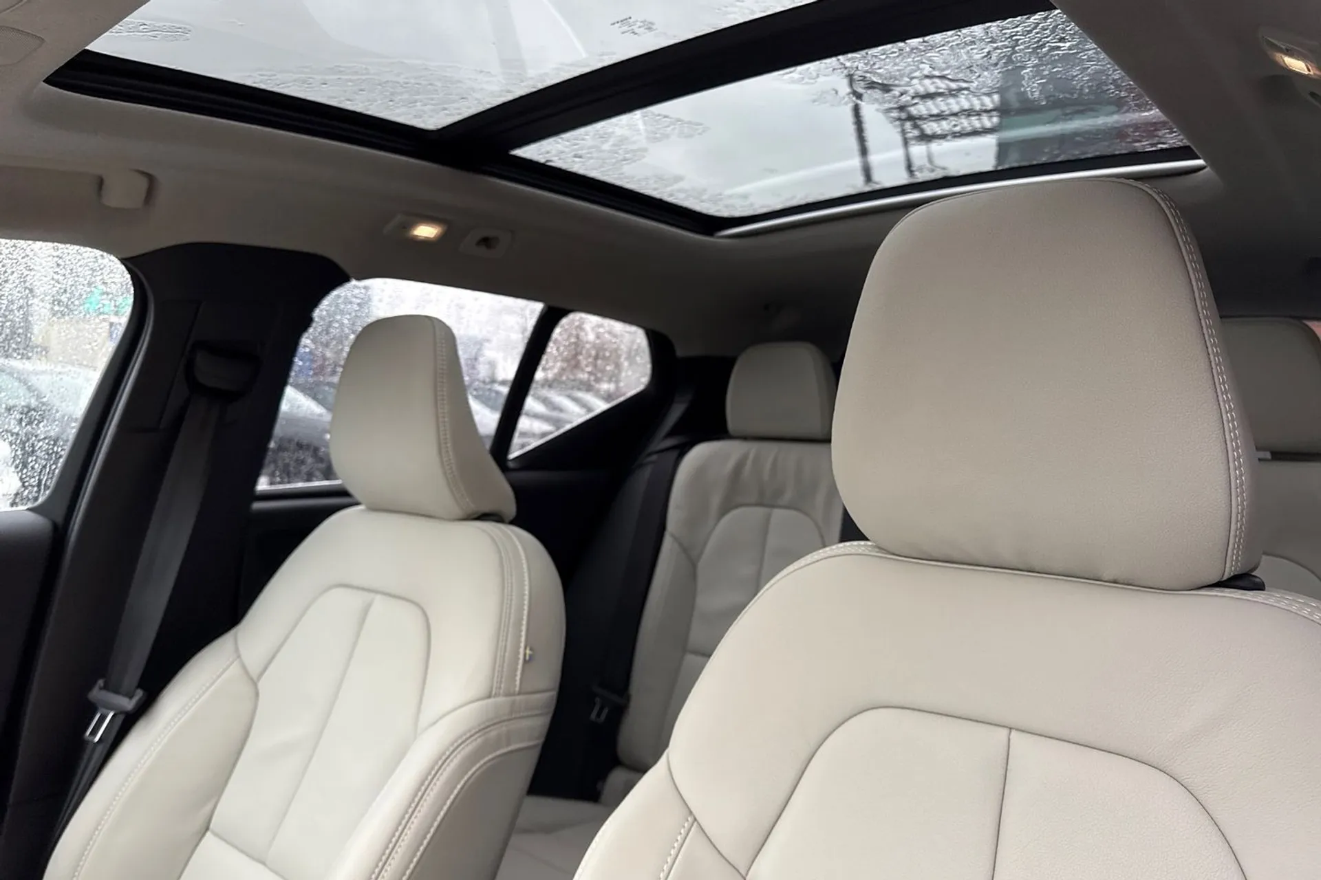 Volvo XC40 thumbnail image number 29