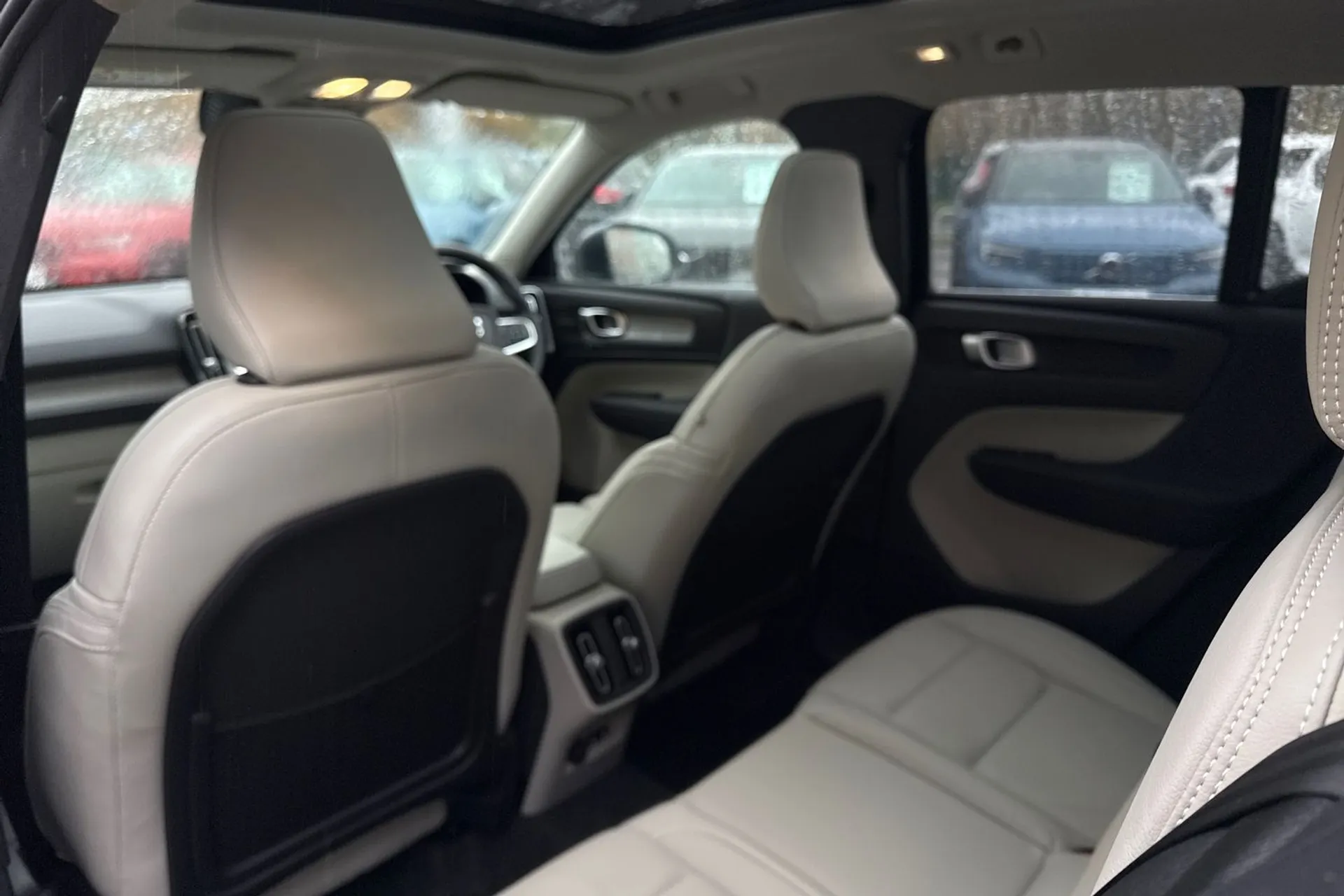 Volvo XC40 thumbnail image number 31