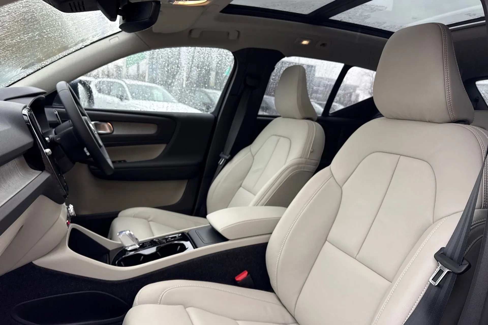 Volvo XC40 thumbnail image number 28