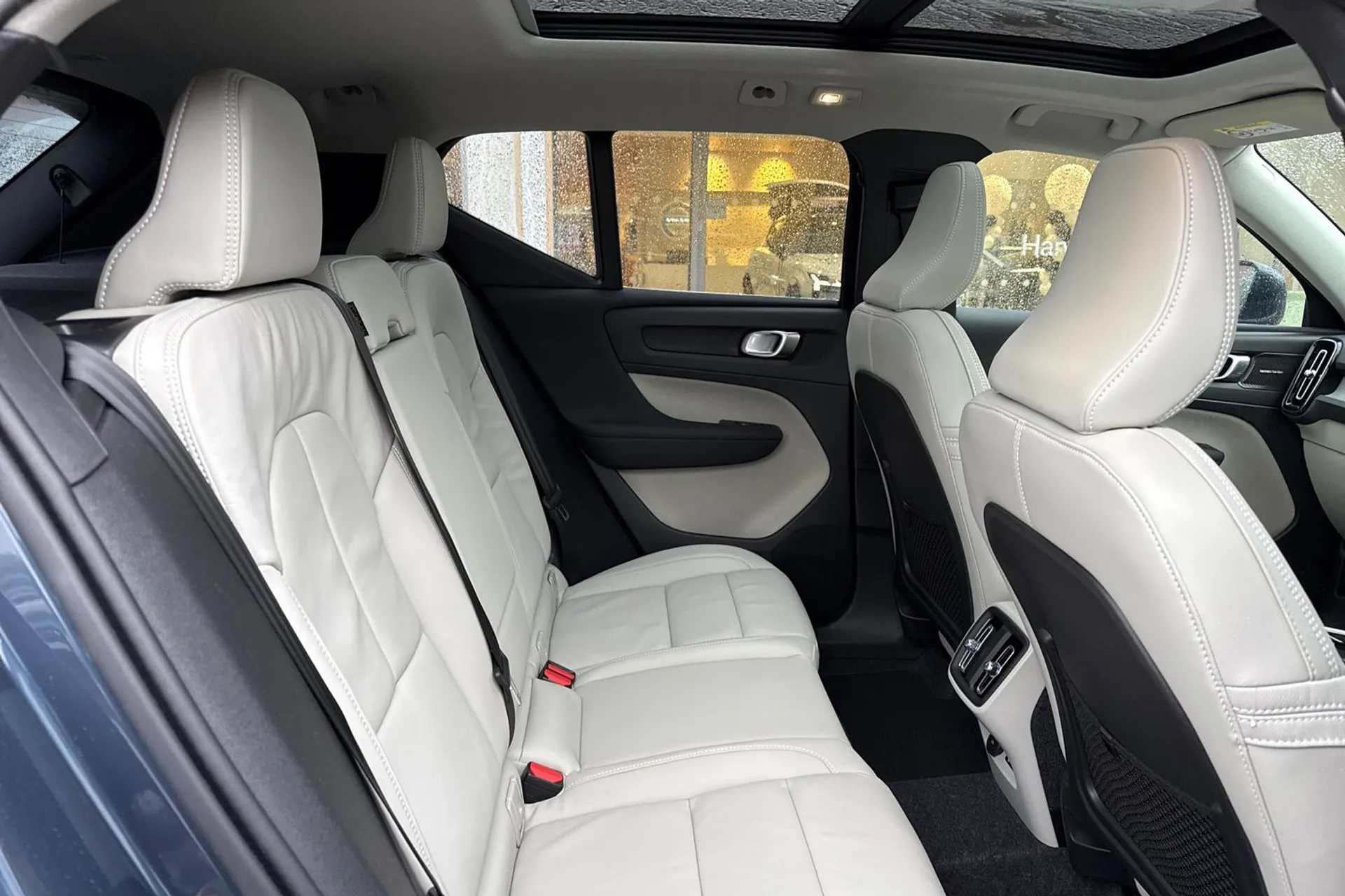 Volvo XC40 thumbnail image number 23