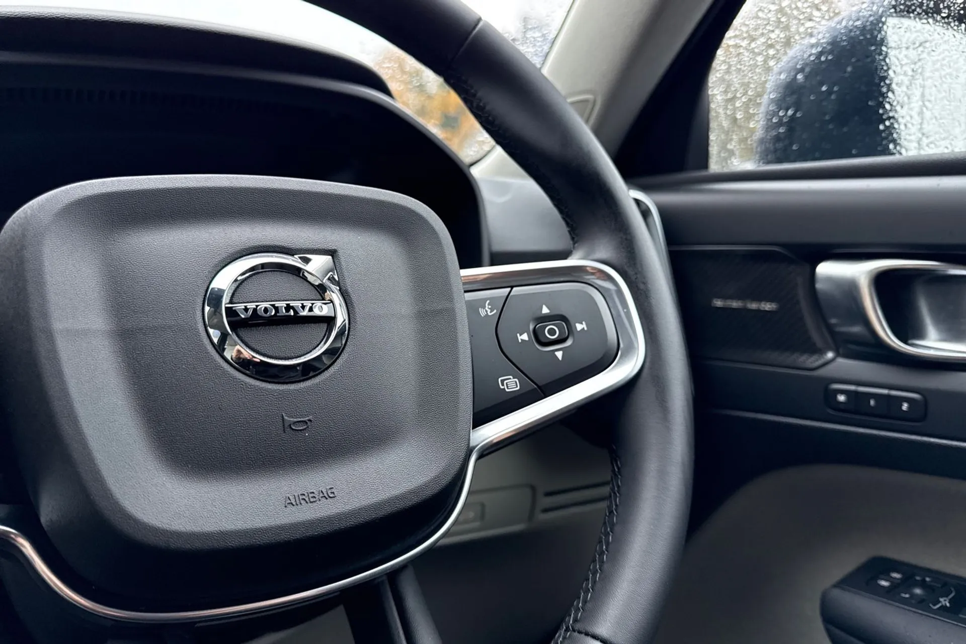 Volvo XC40 thumbnail image number 37