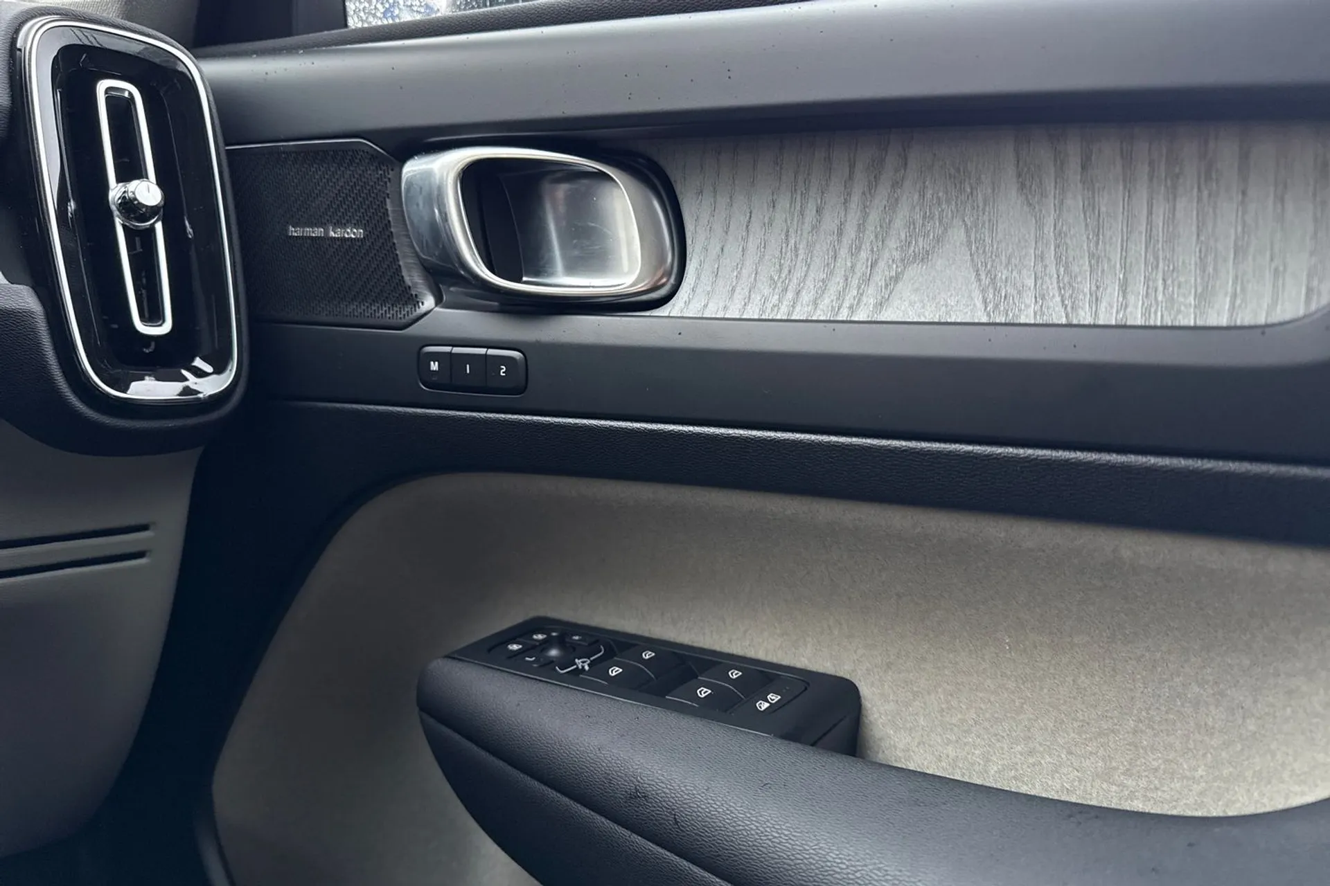 Volvo XC40 thumbnail image number 42