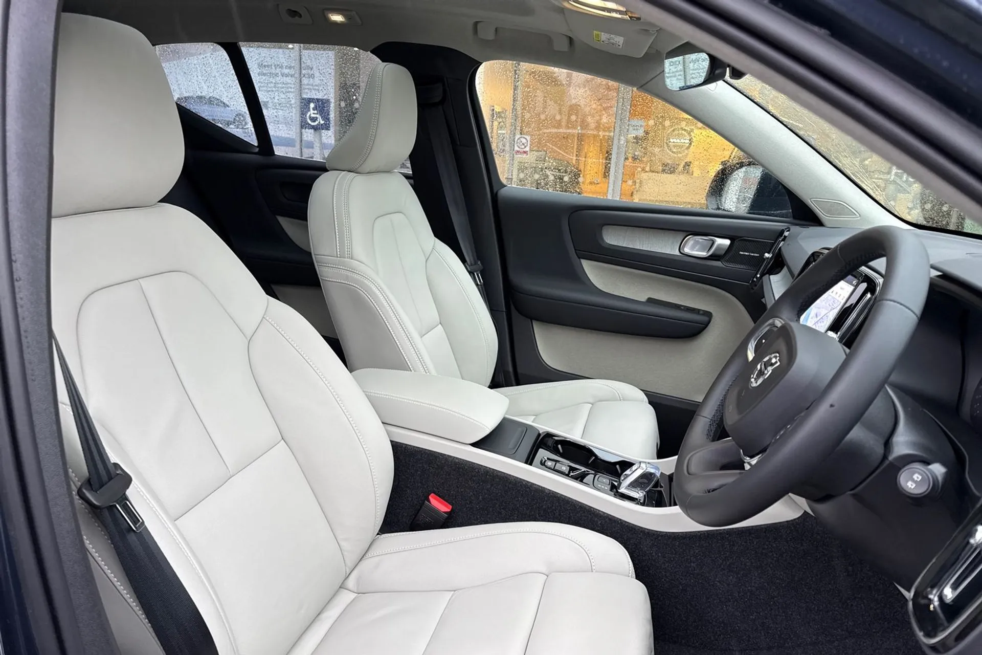 Volvo XC40 thumbnail image number 26