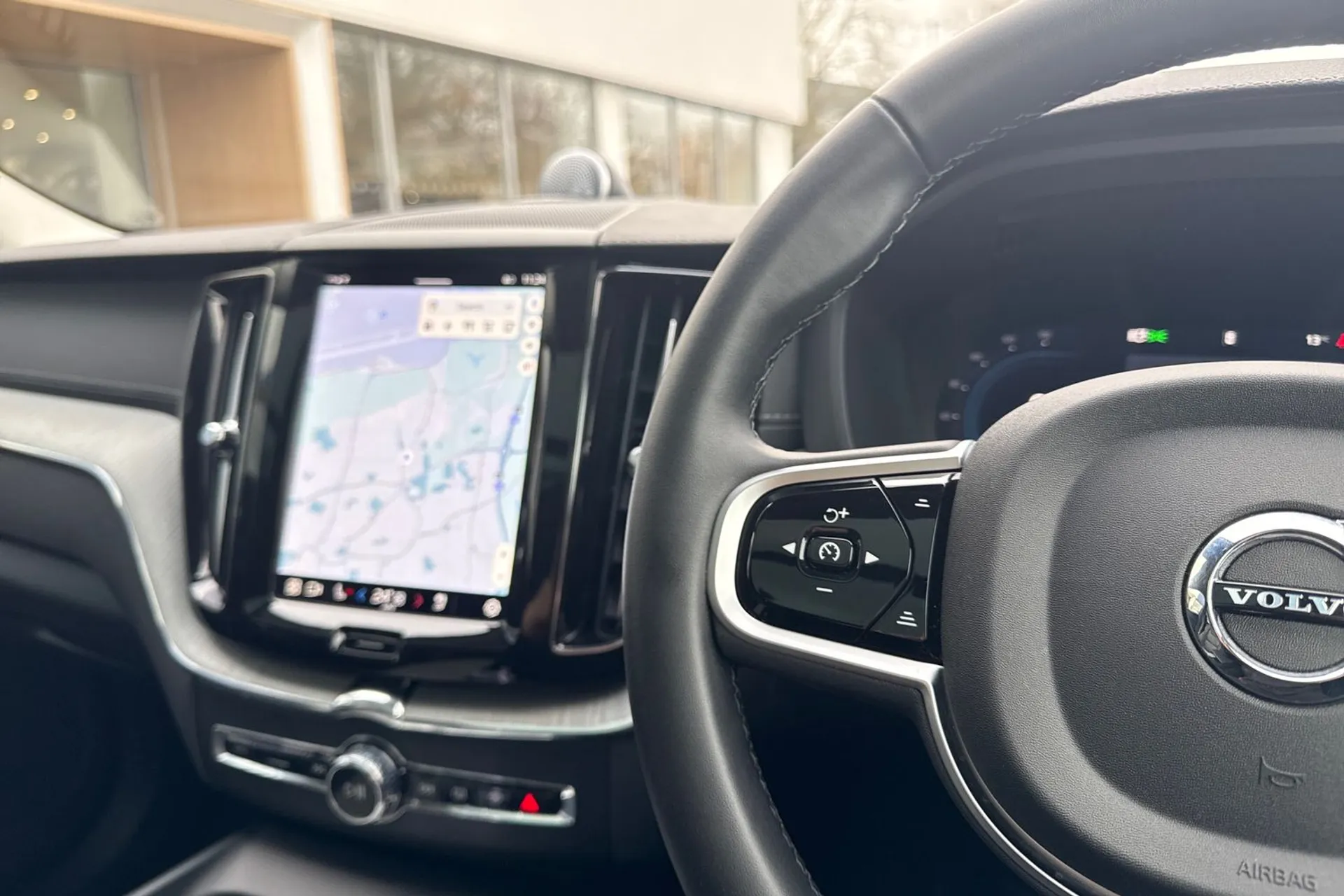 Volvo XC60 thumbnail image number 36