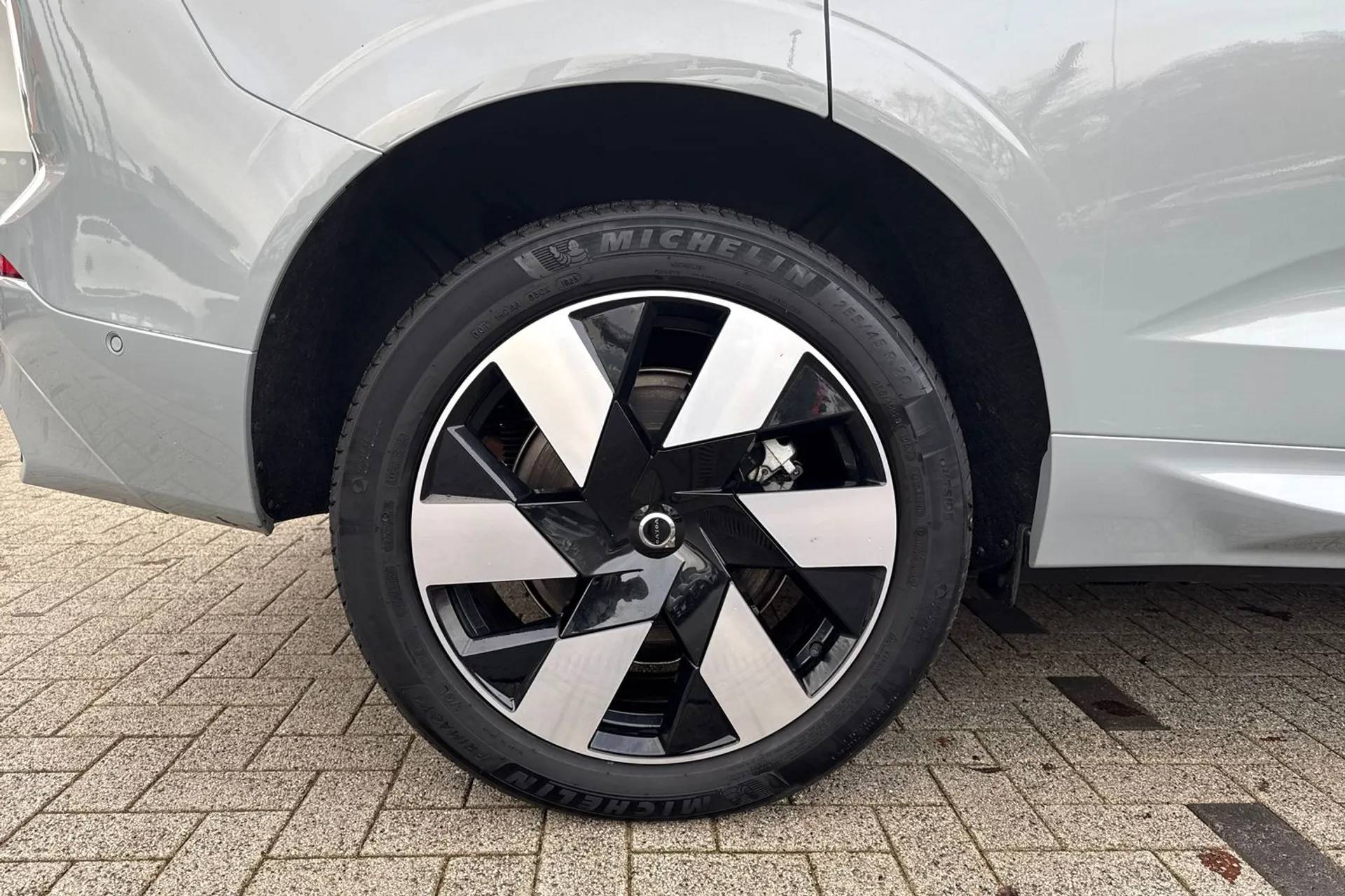 Volvo XC60 thumbnail image number 14