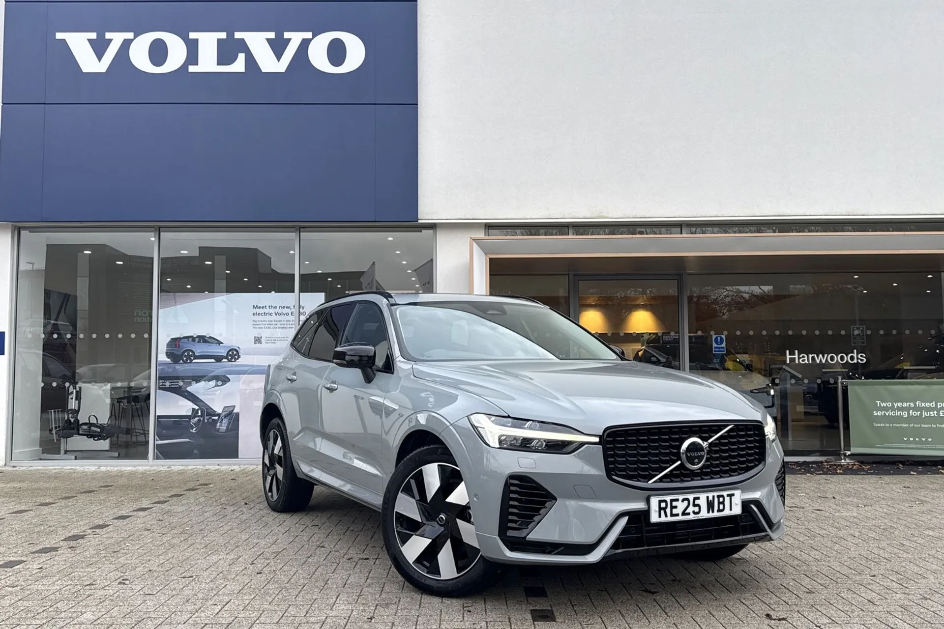 Volvo XC60 focused image