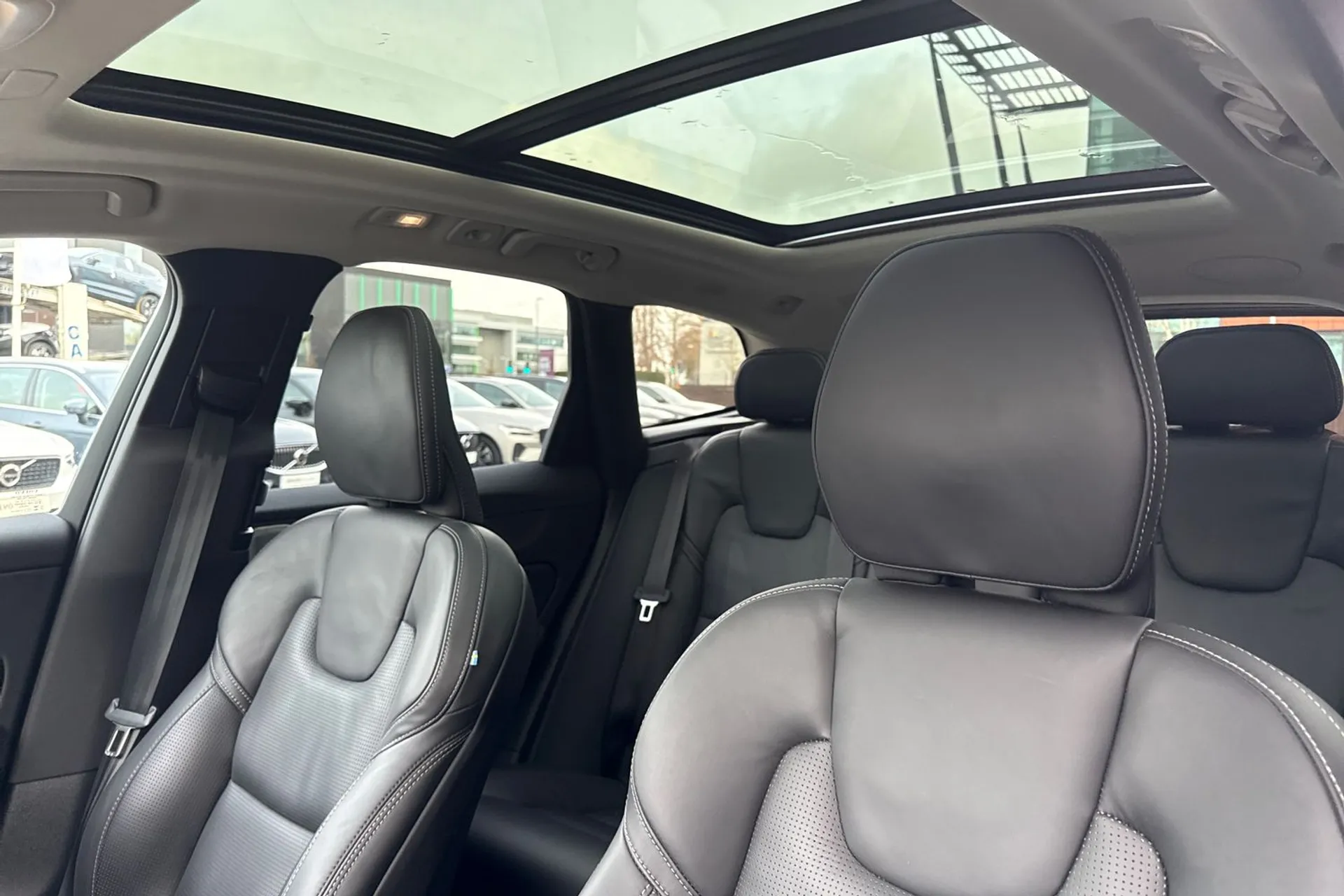 Volvo XC60 thumbnail image number 29