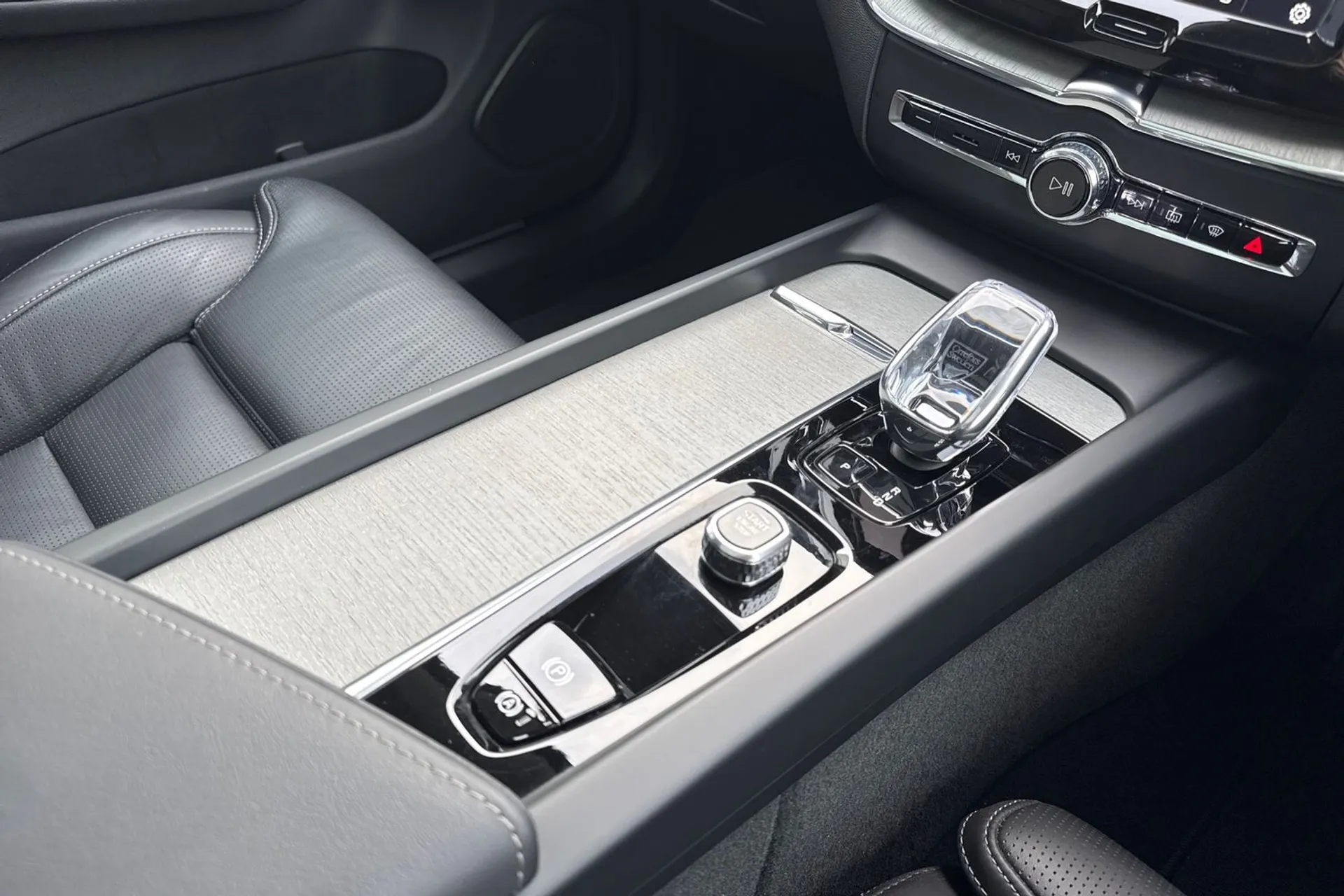 Volvo XC60 thumbnail image number 43