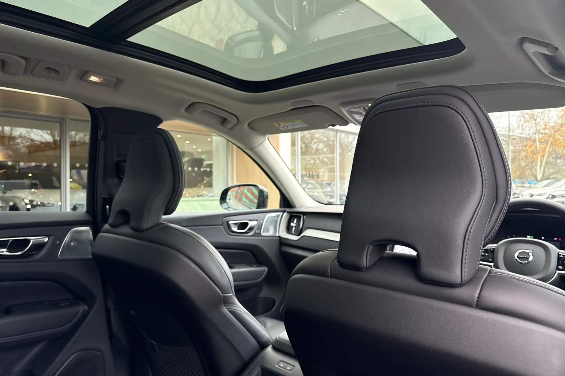 Volvo XC60 thumbnail image number 24