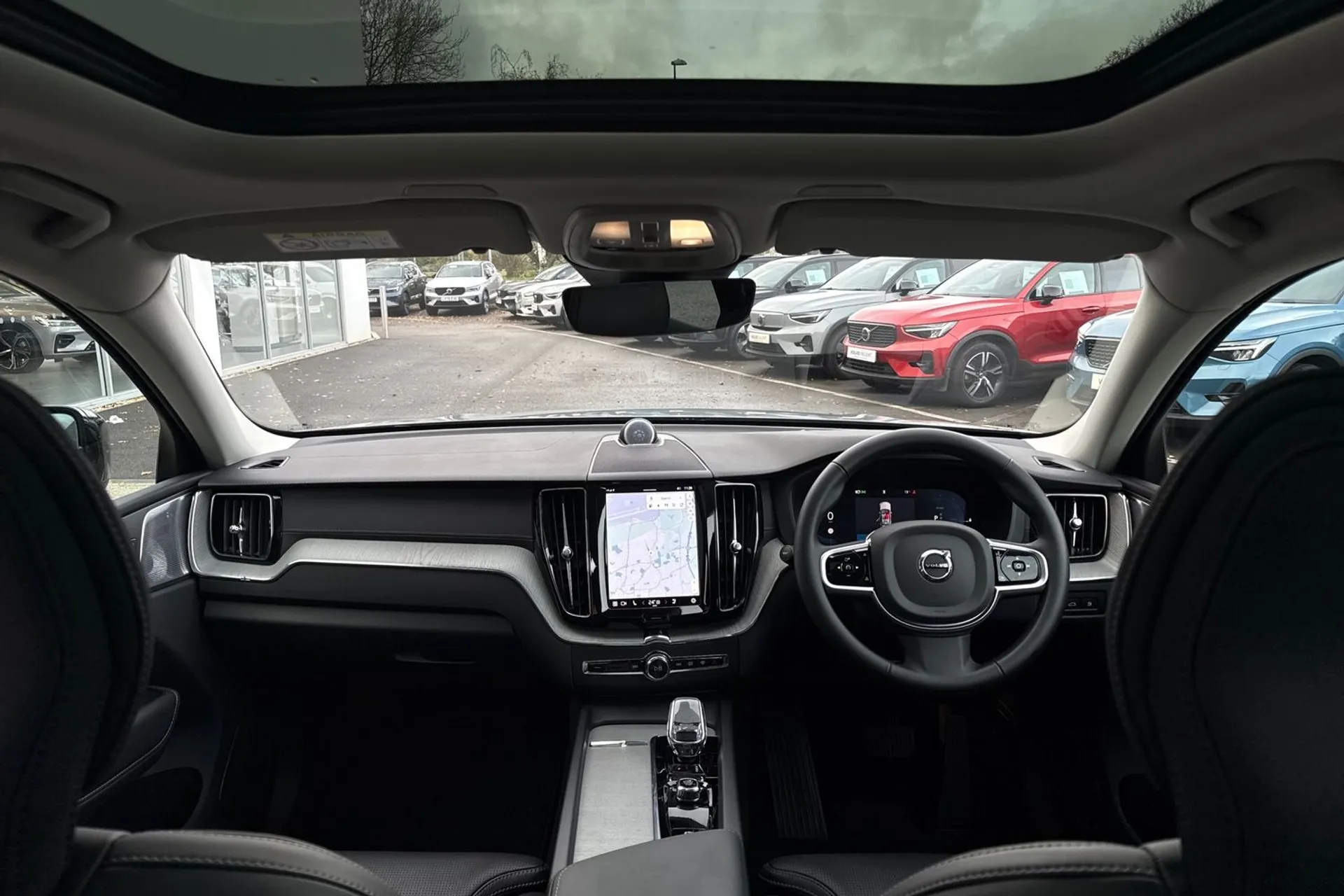 Volvo XC60 thumbnail image number 3