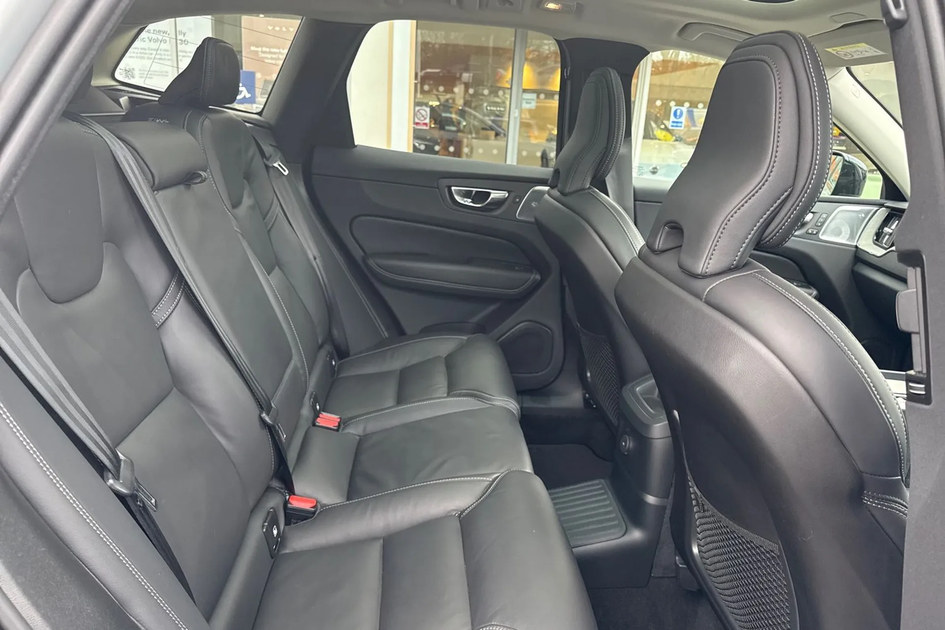 Volvo XC60 thumbnail image number 23