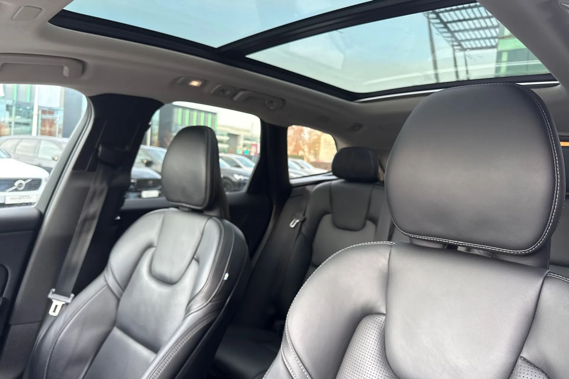 Volvo XC60 thumbnail image number 29