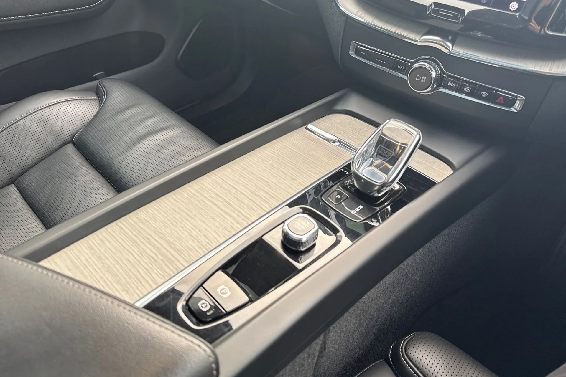 Volvo XC60 thumbnail image number 44