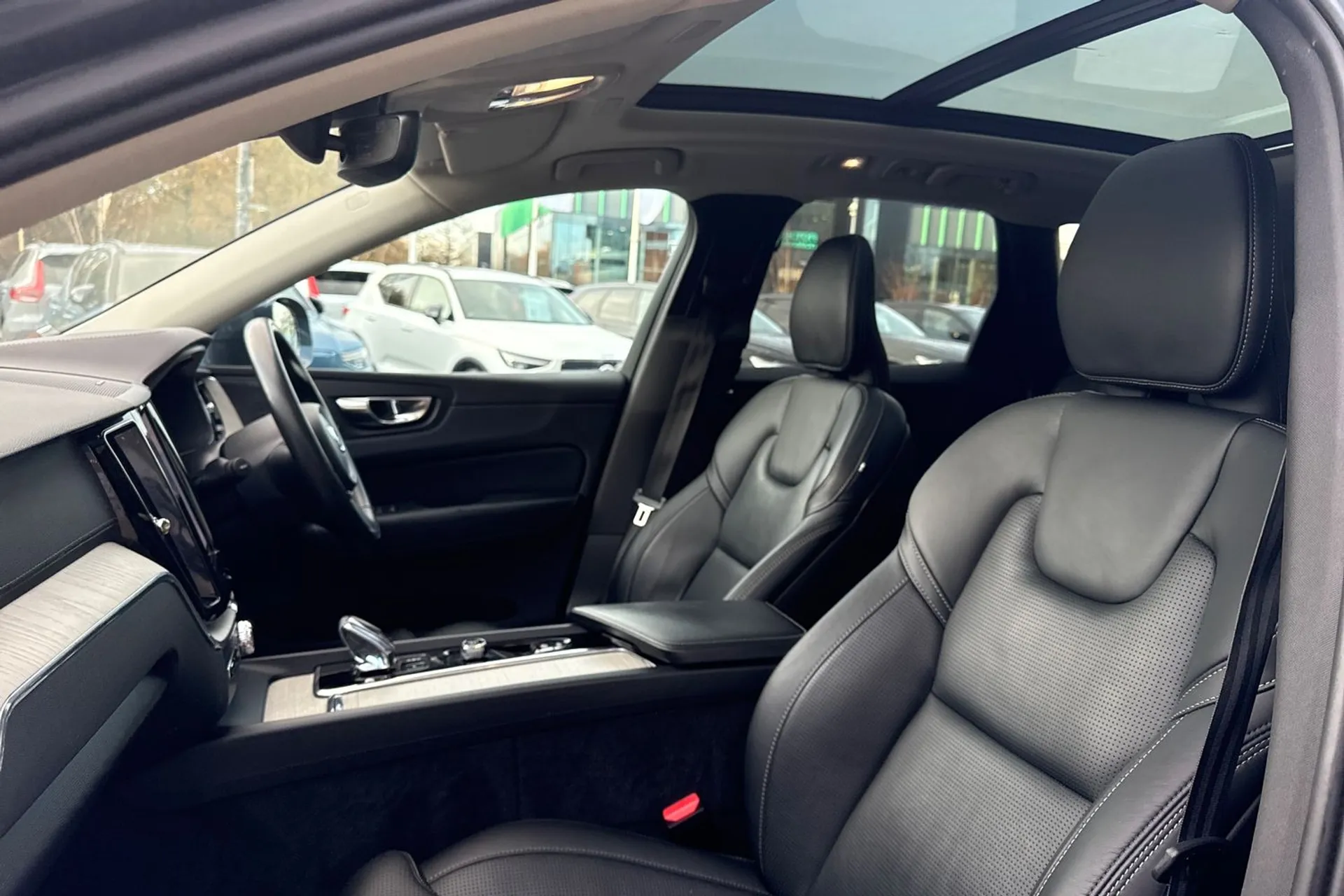 Volvo XC60 thumbnail image number 28