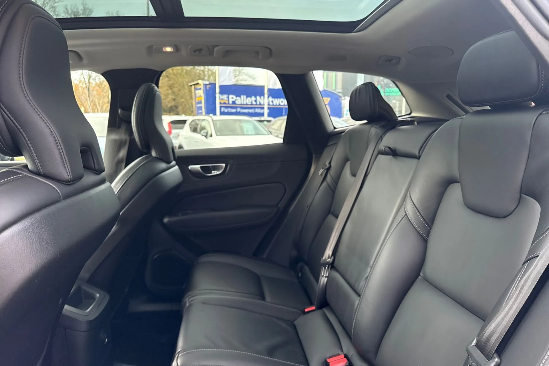 Volvo XC60 thumbnail image number 30