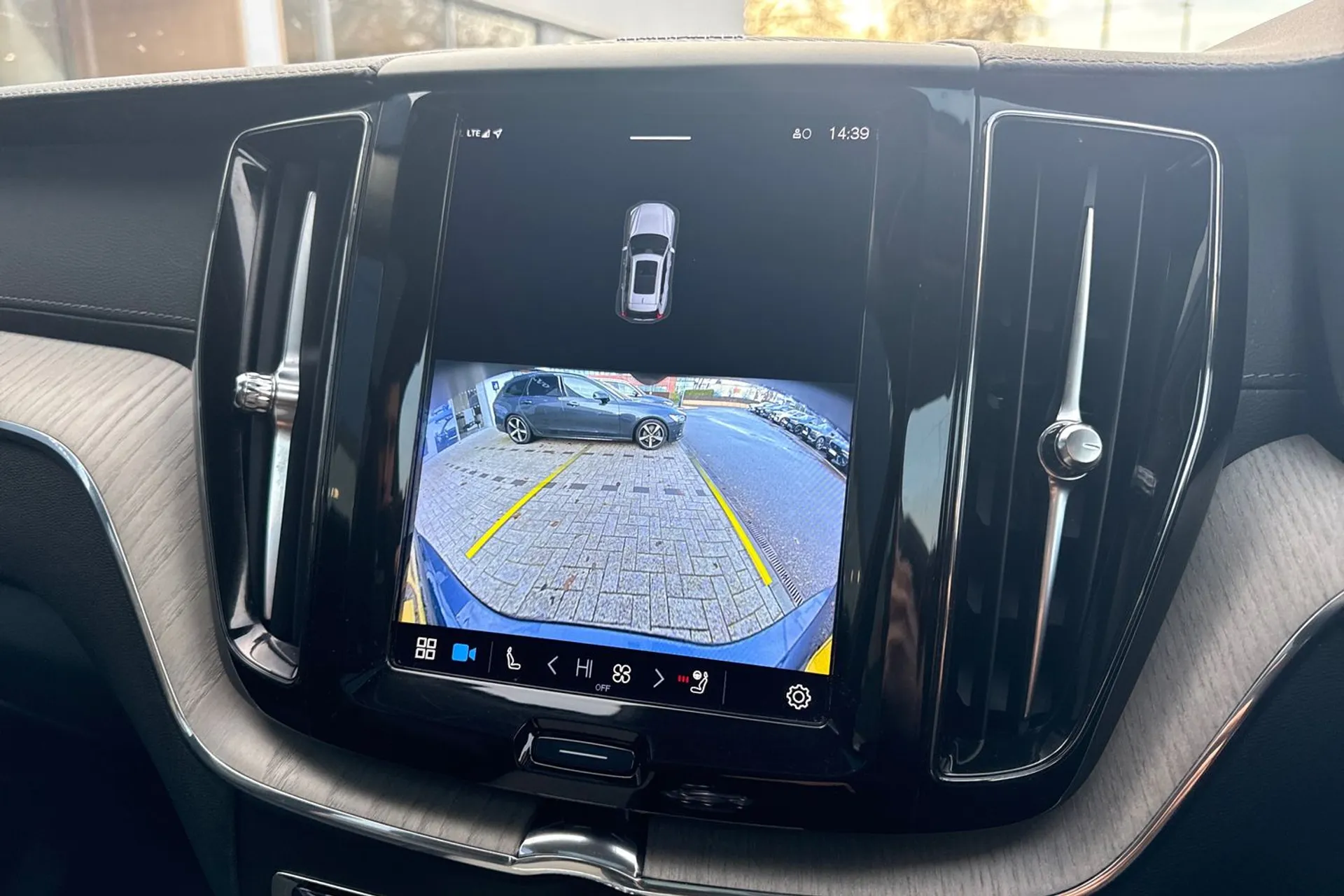 Volvo XC60 thumbnail image number 38