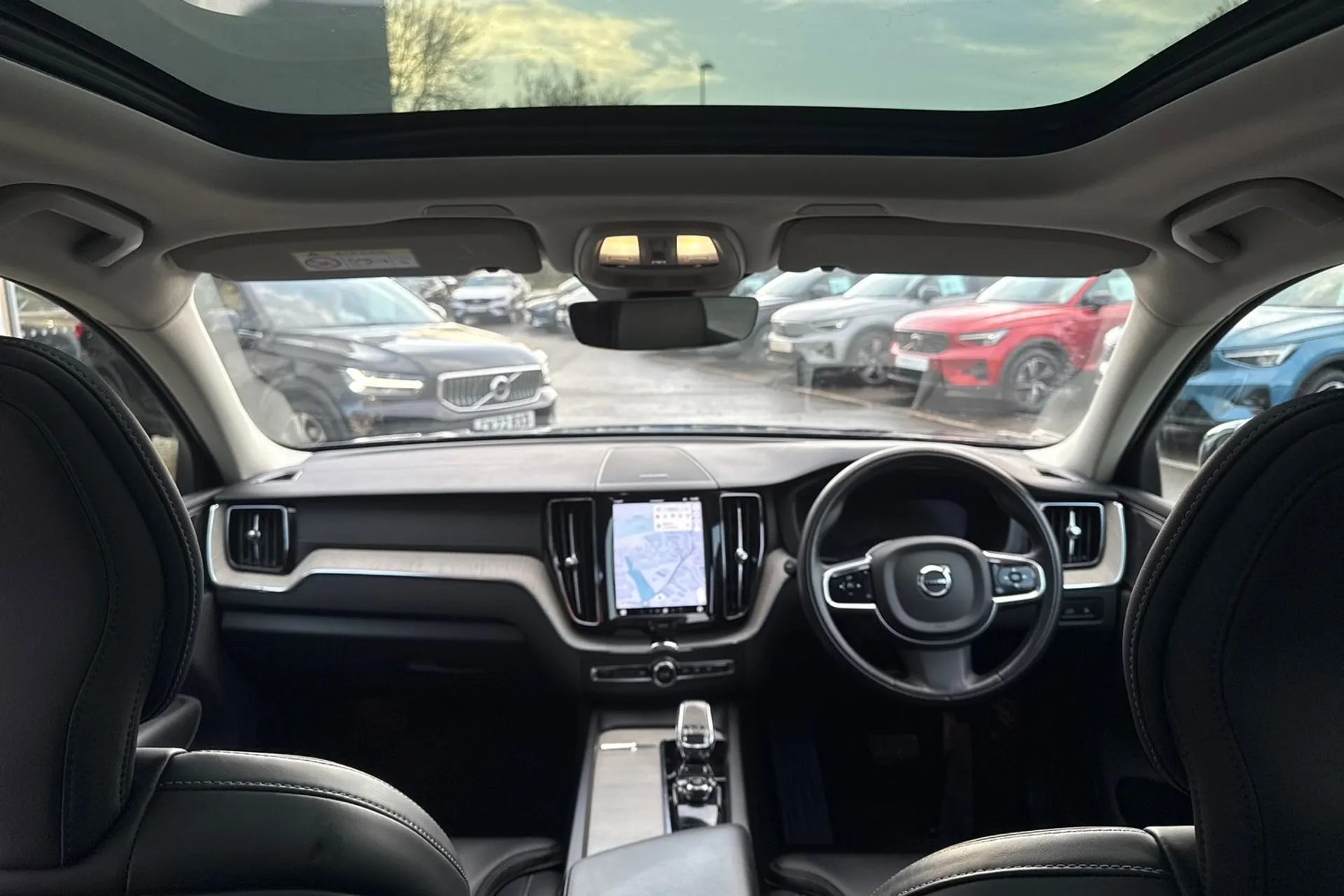 Volvo XC60 thumbnail image number 3