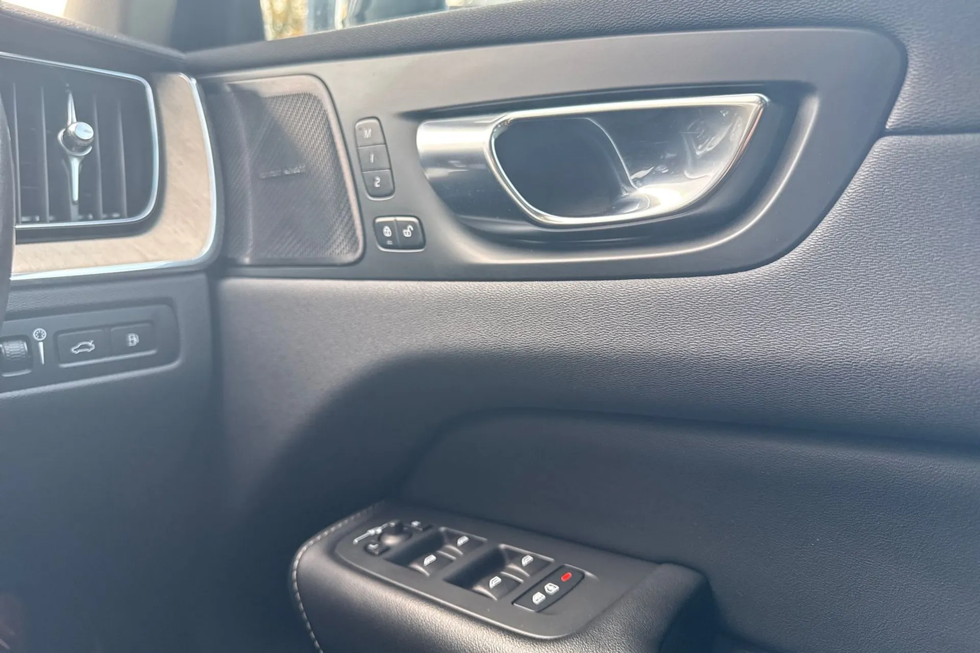 Volvo XC60 thumbnail image number 42