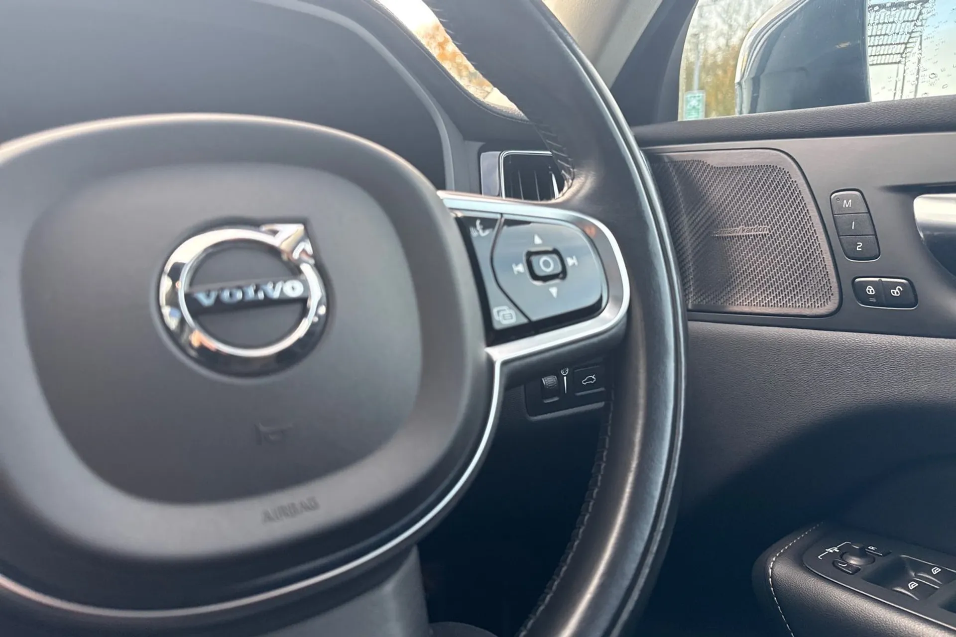 Volvo XC60 thumbnail image number 37