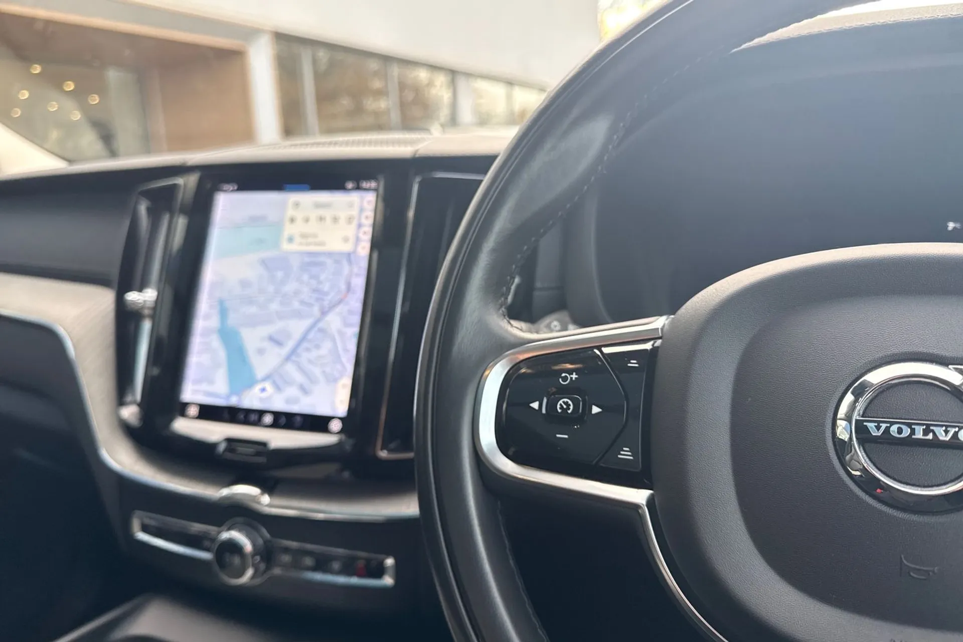 Volvo XC60 thumbnail image number 36