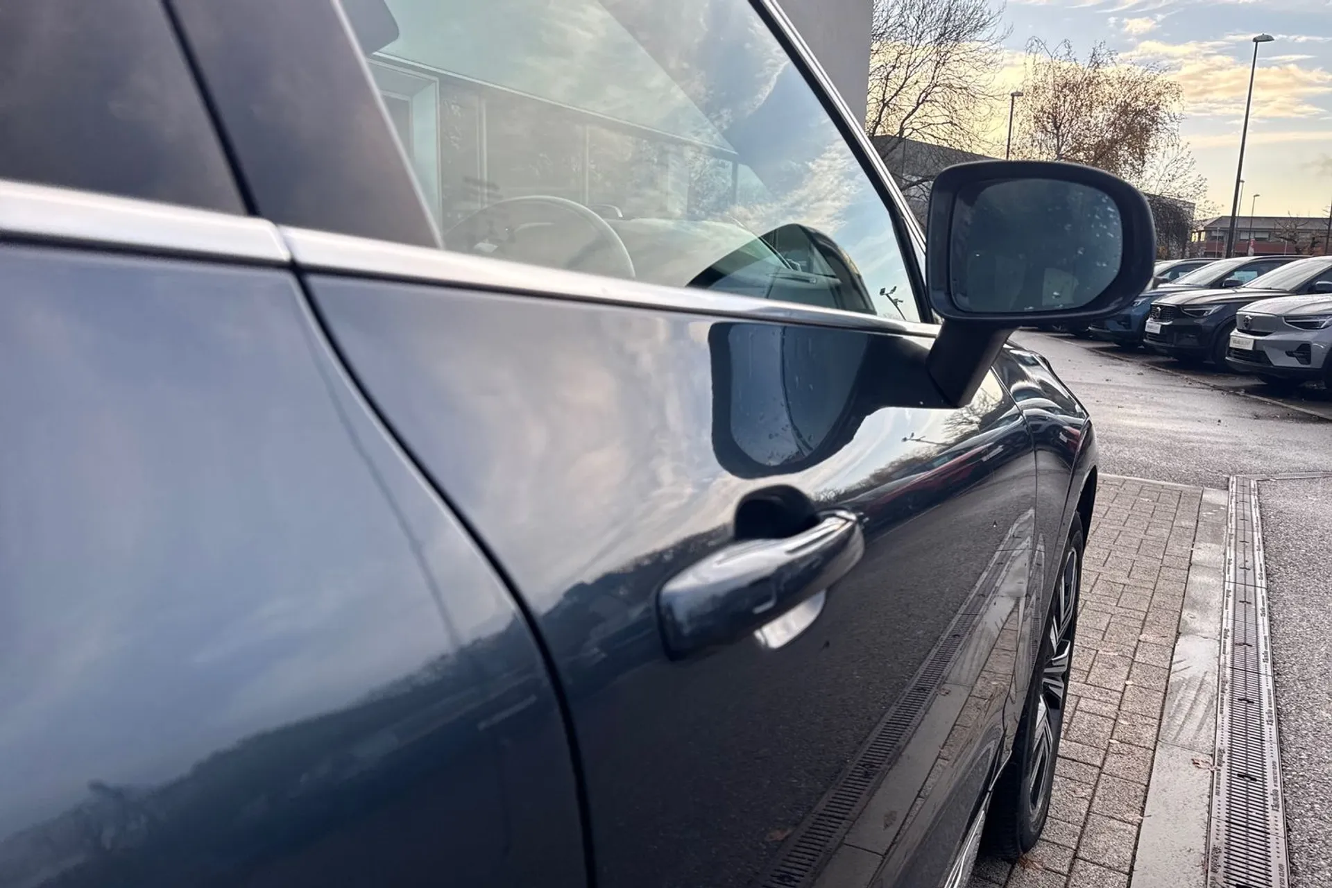 Volvo XC60 thumbnail image number 17